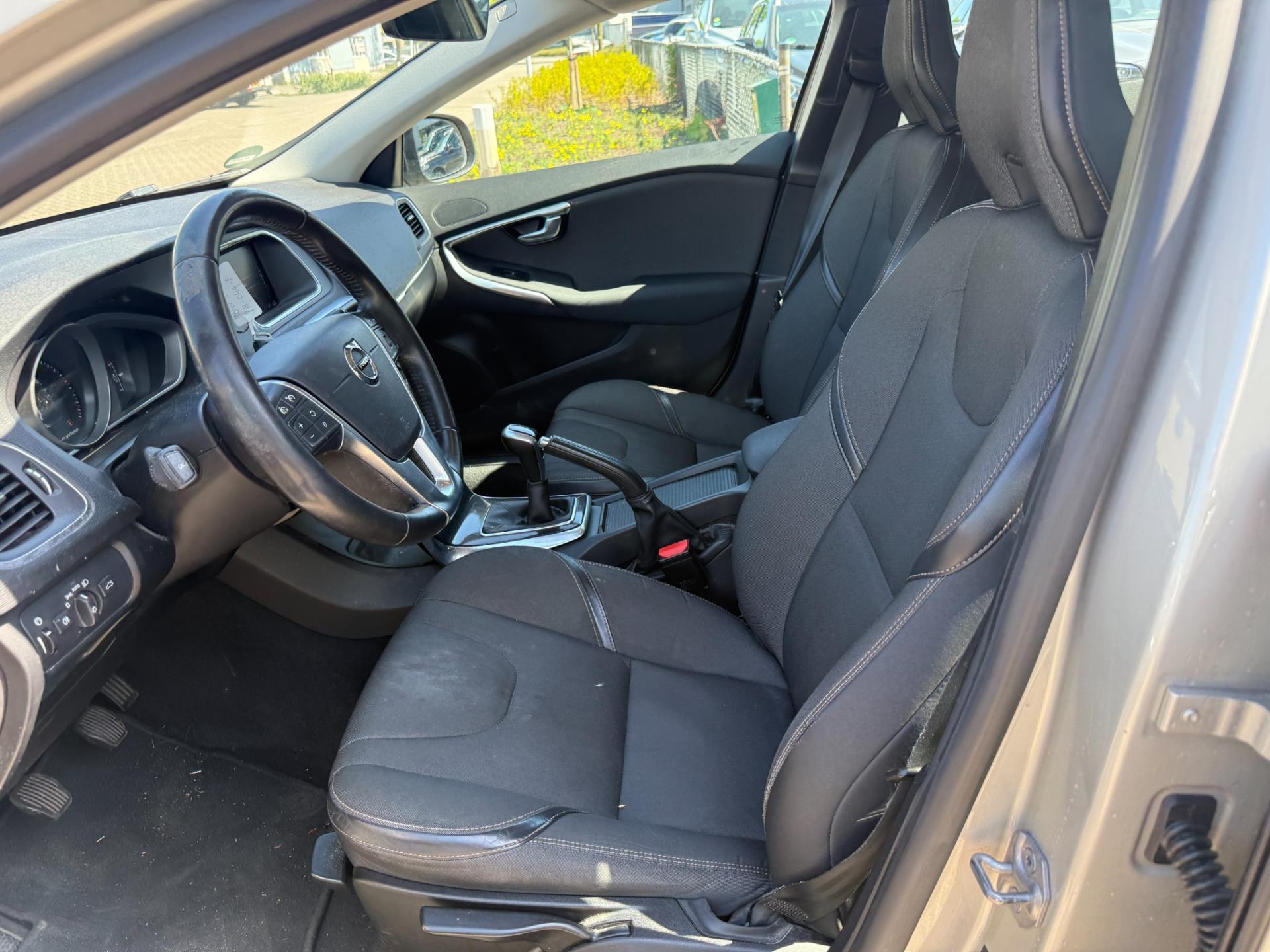 volvo-v40-image10.jpg