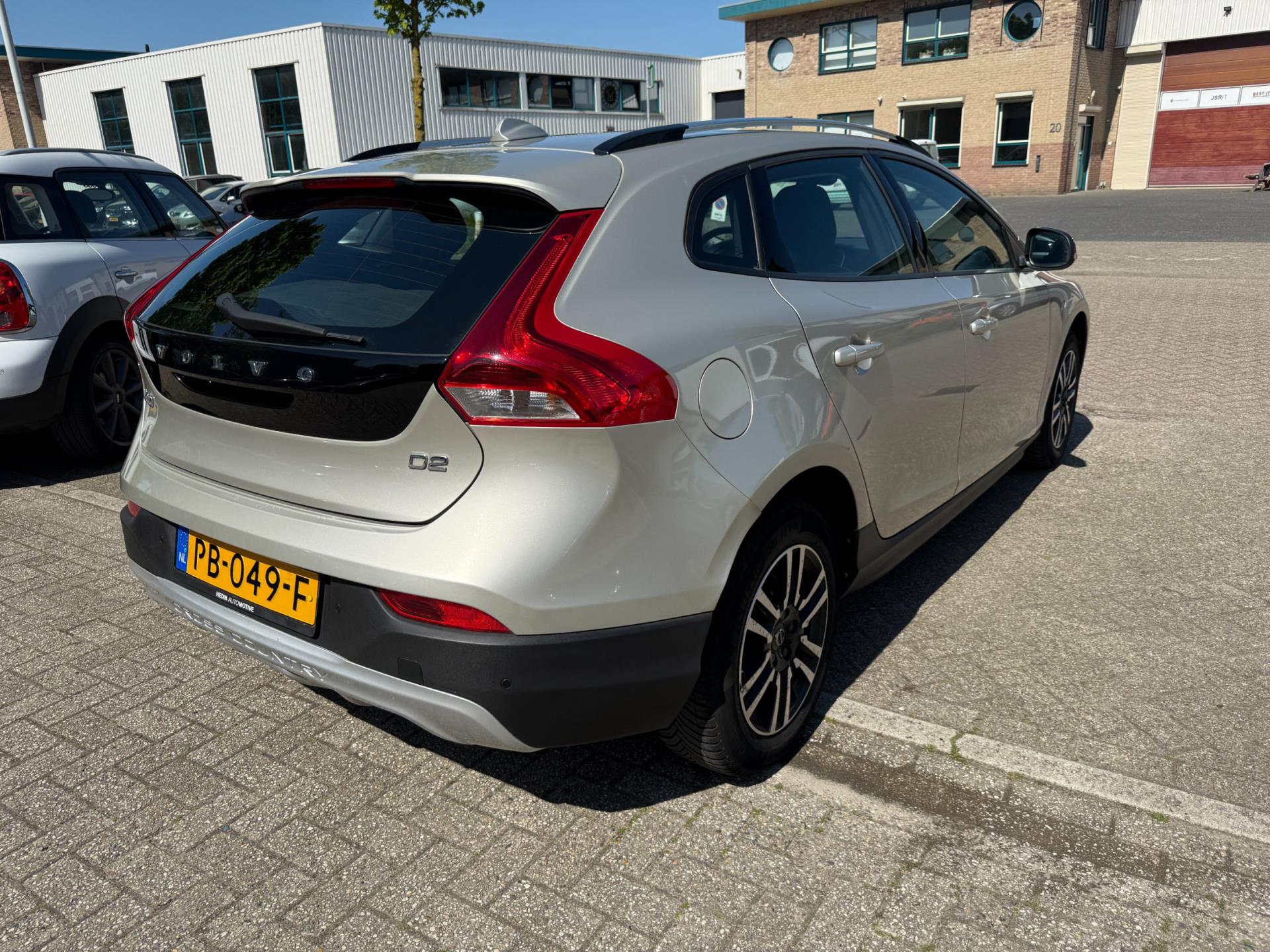volvo-v40-image3.jpg