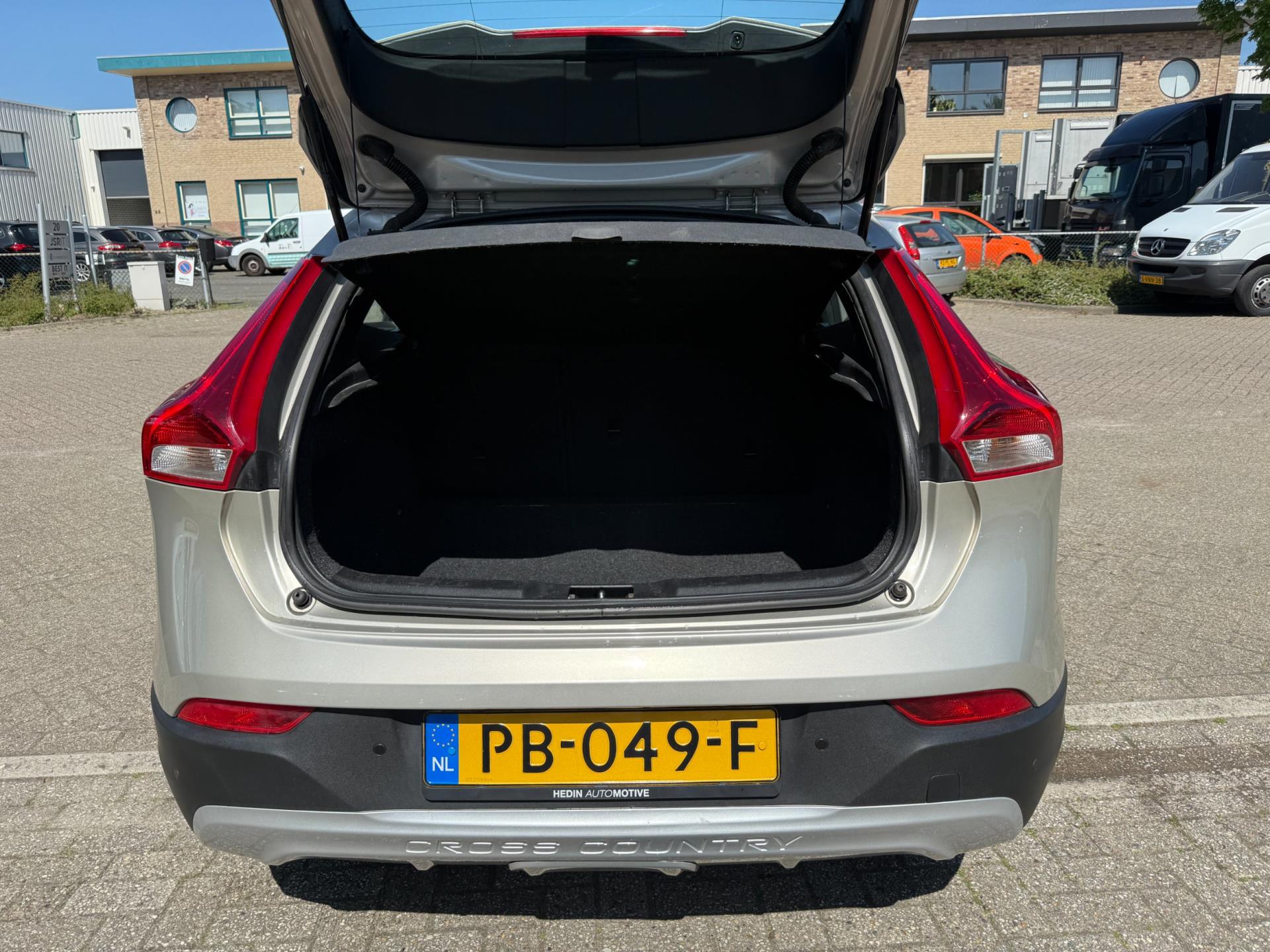 volvo-v40-image5.jpg