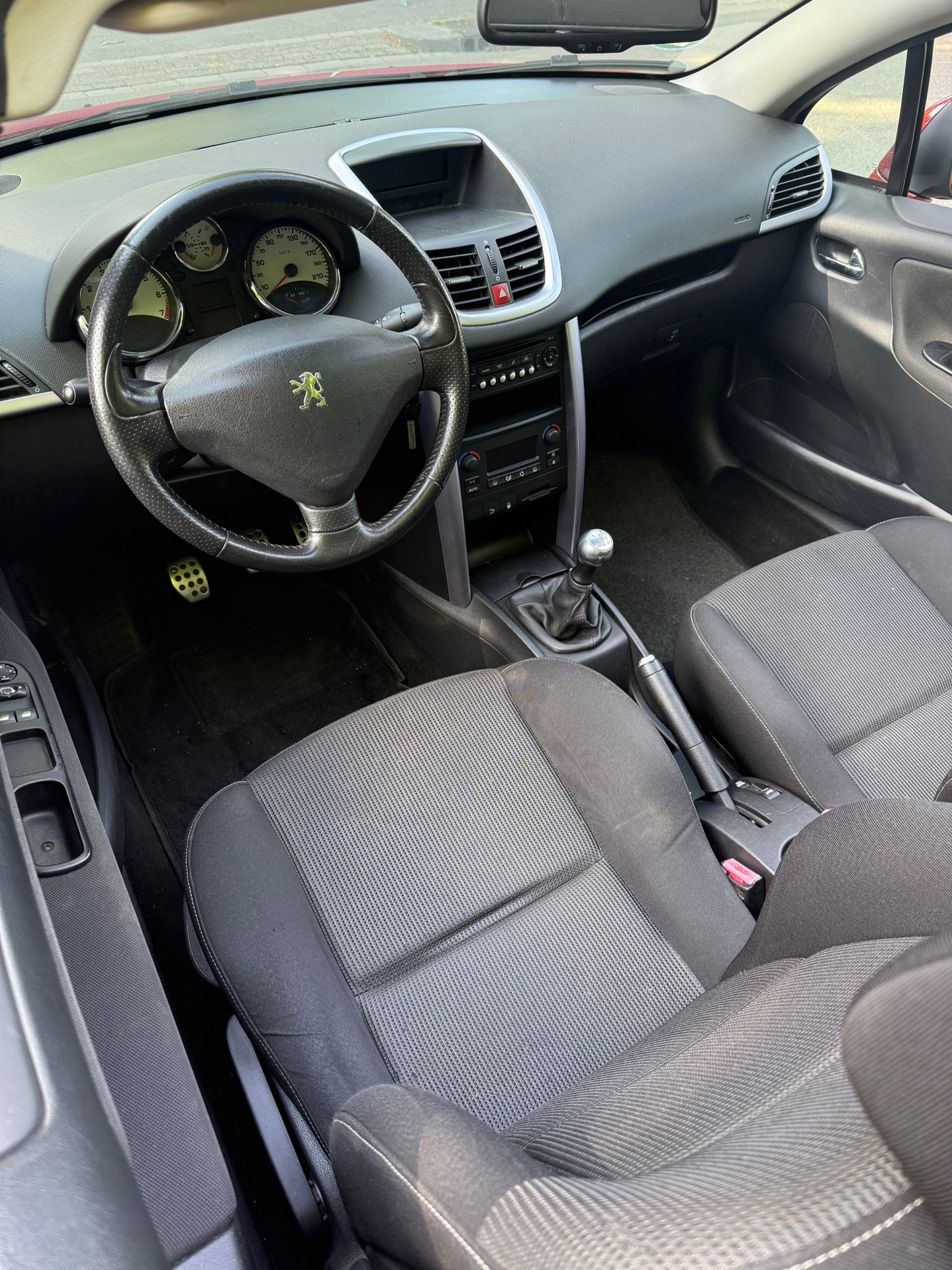 peugeot-207-image5.jpg