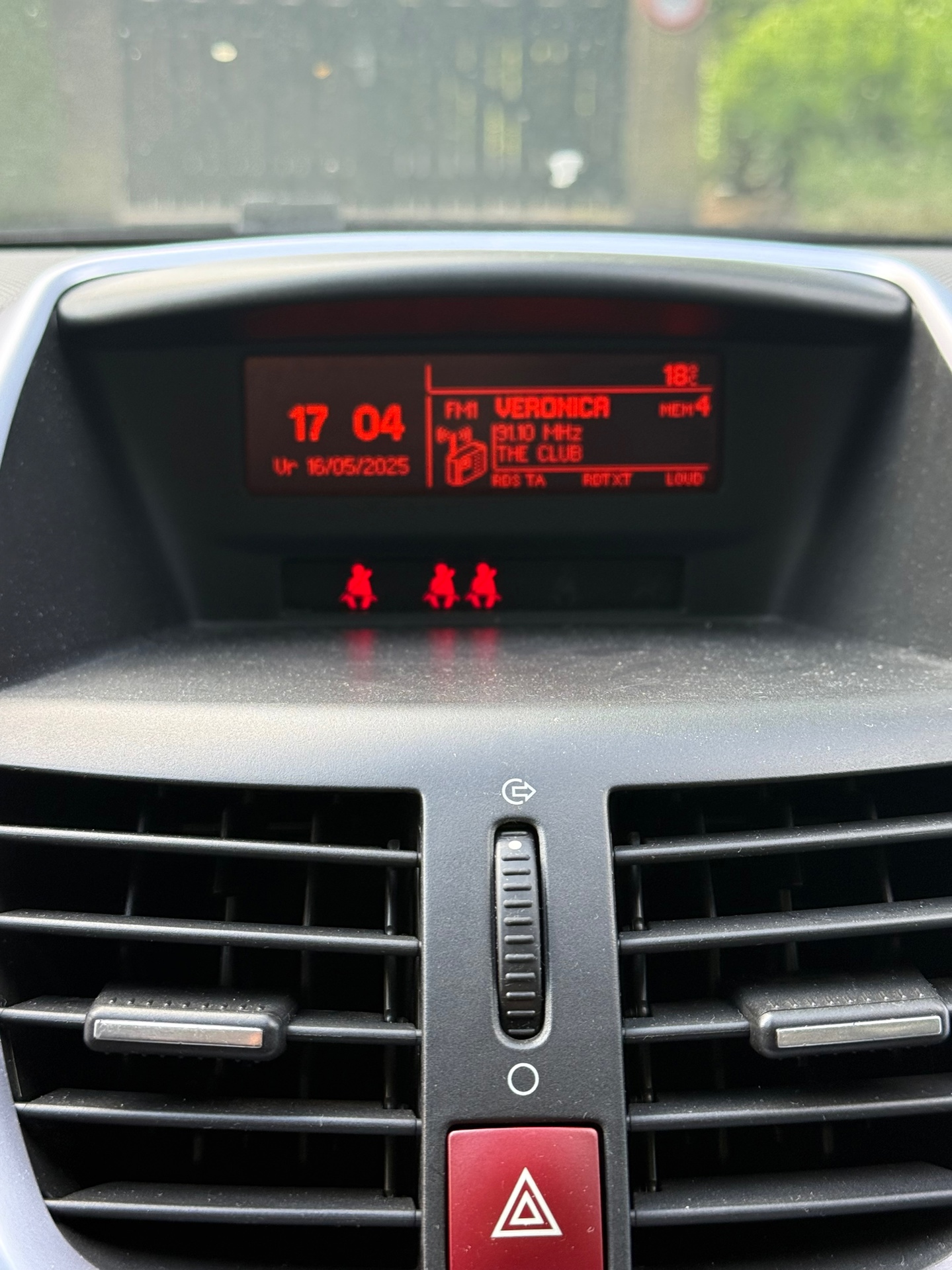 peugeot-207-image9.jpg