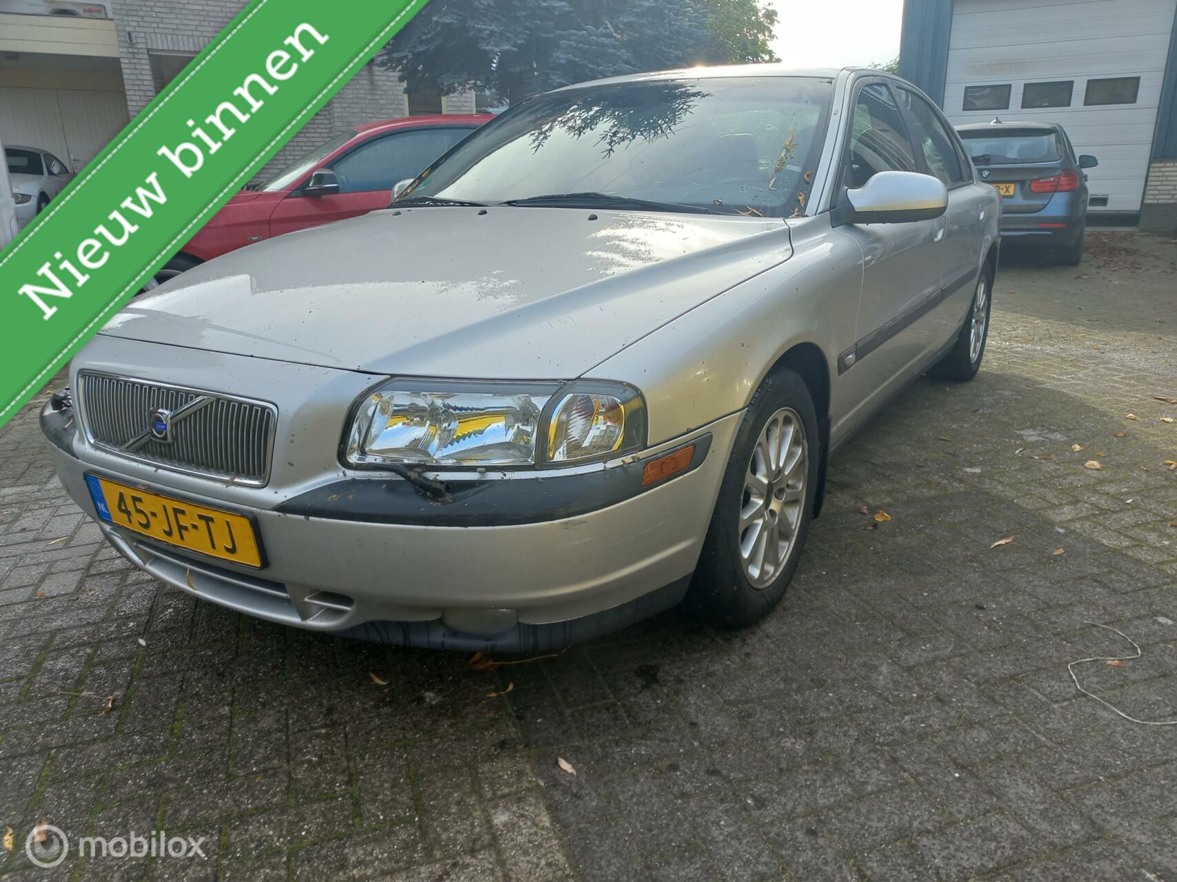 935482710/volvo-s80-image1.jpg
