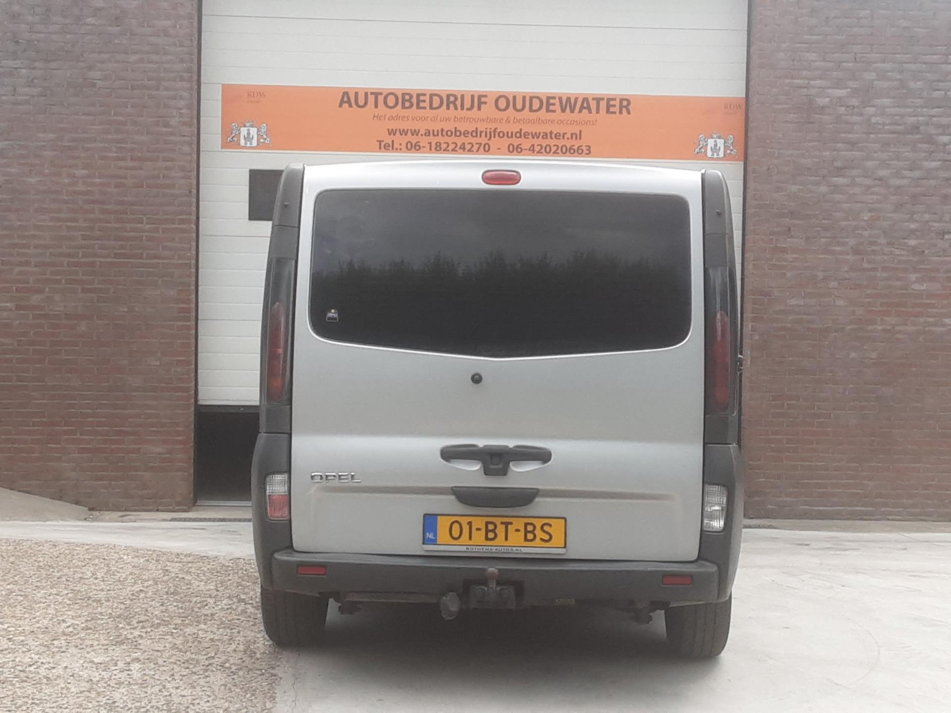 opel-vivaro-image6.jpg