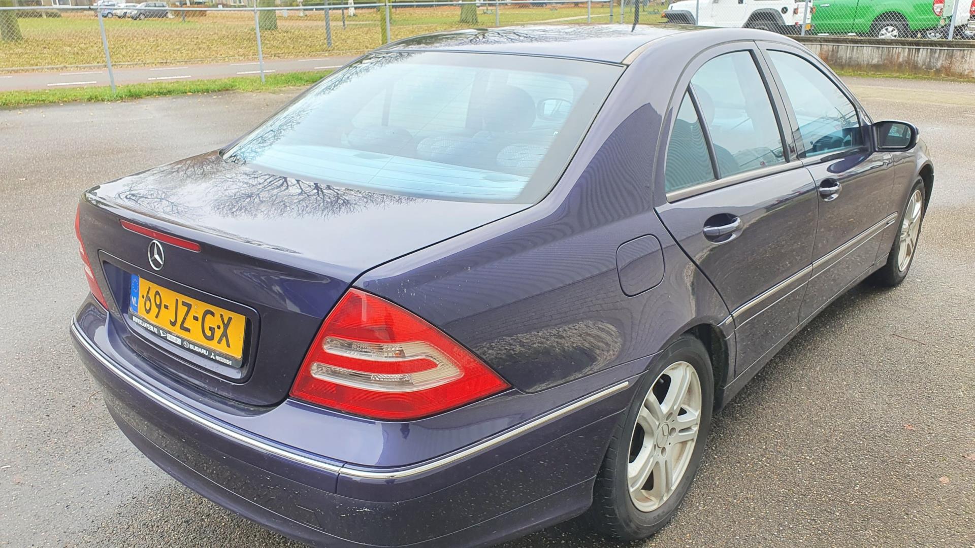 mercedes-benz-c-klasse-image3.jpg