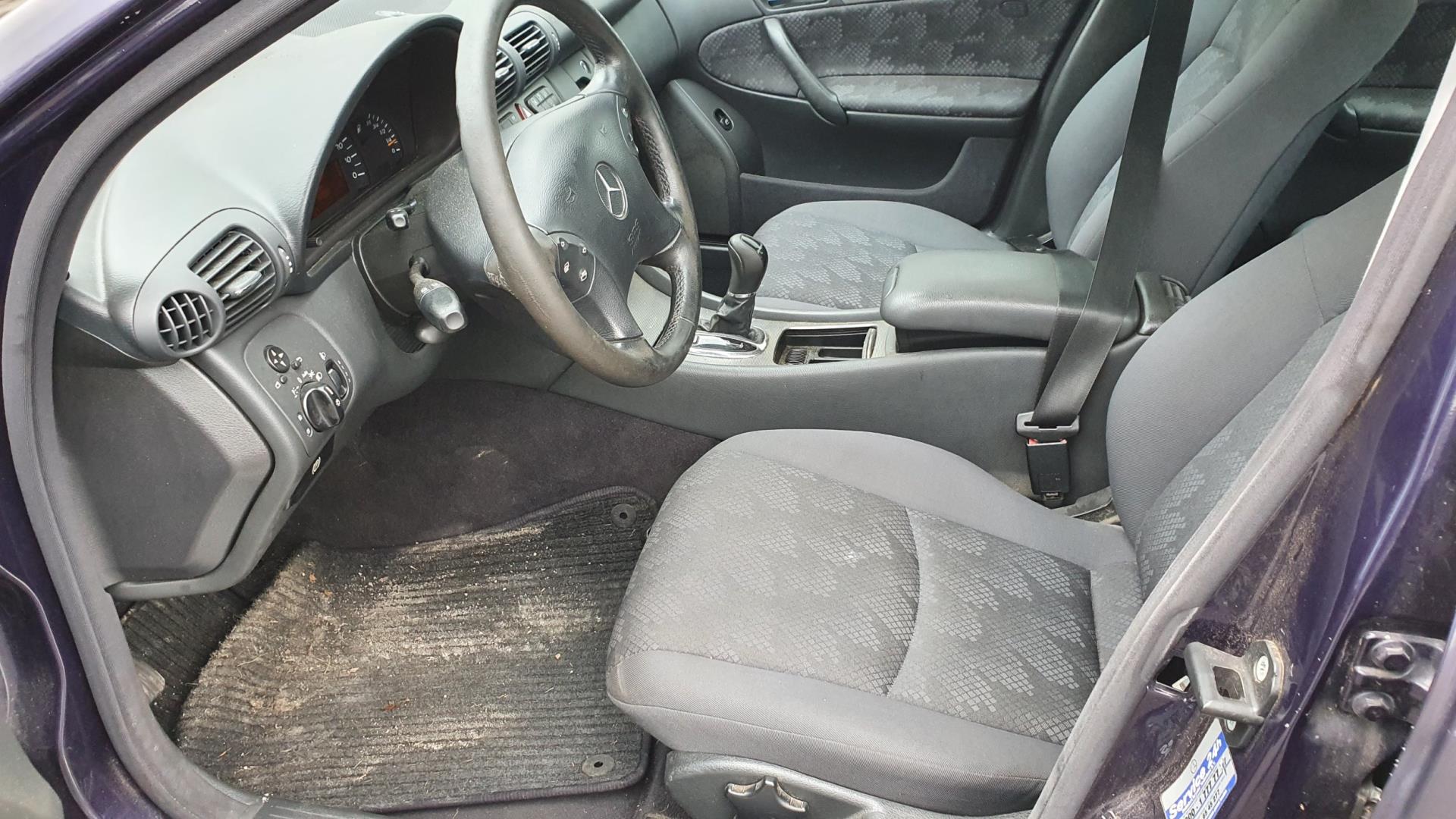 mercedes-benz-c-klasse-image7.jpg