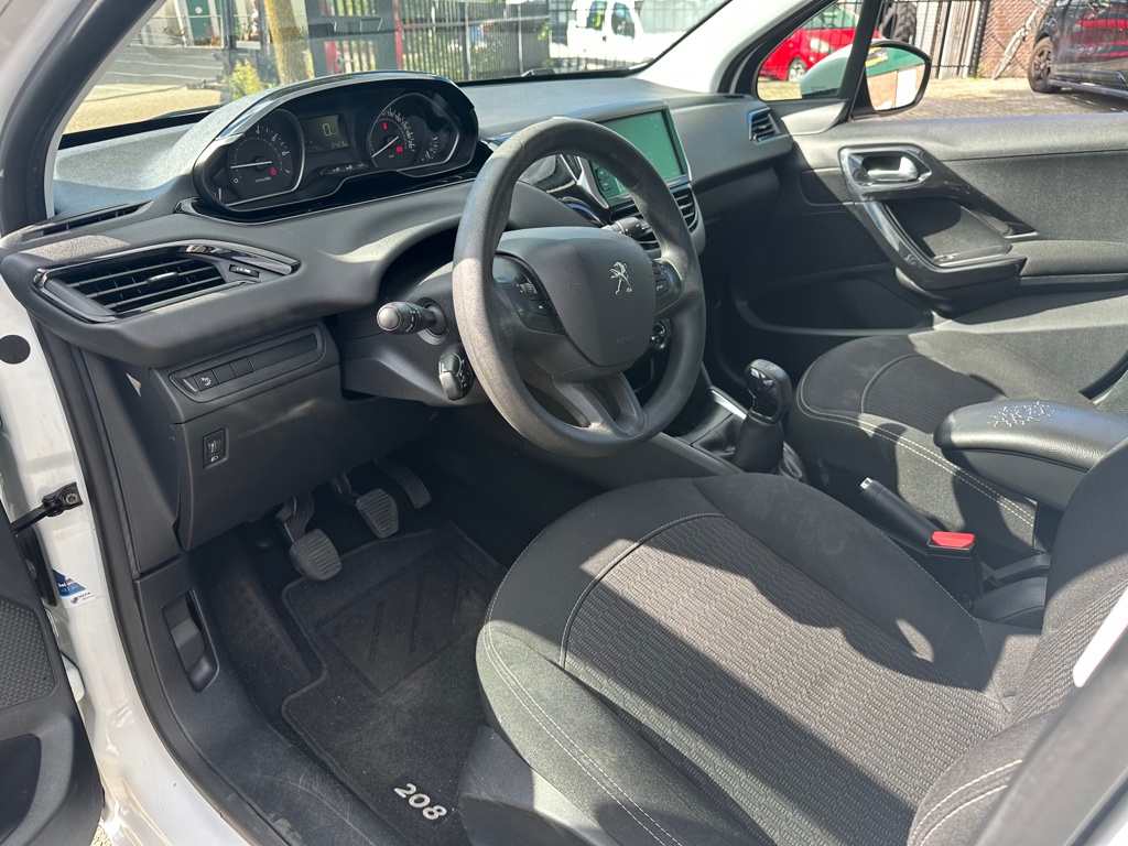 peugeot-208-image9.jpg