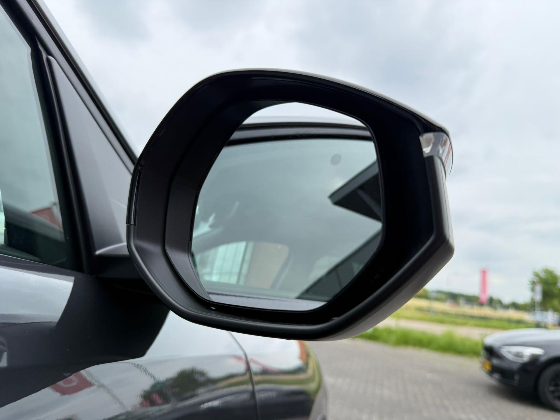 peugeot-5008-image10.jpg