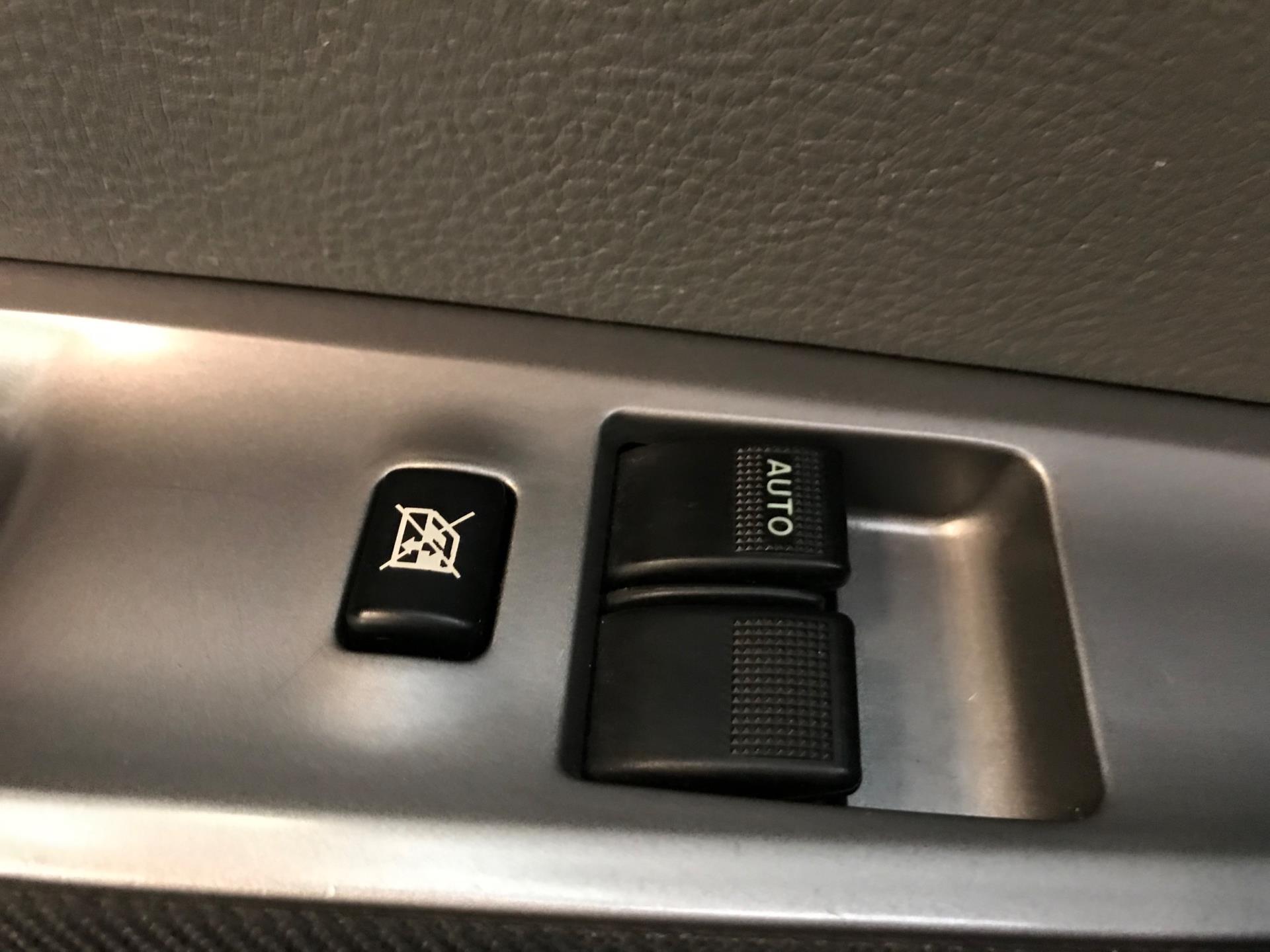 mazda-2-image9.jpg