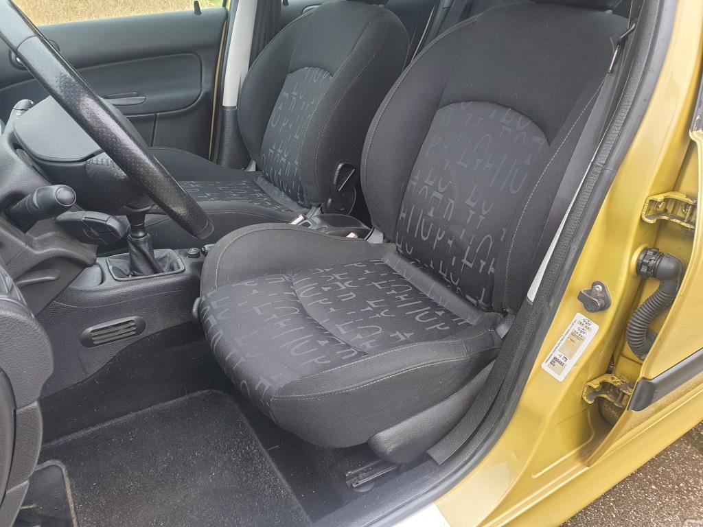 peugeot-206-image8.jpg