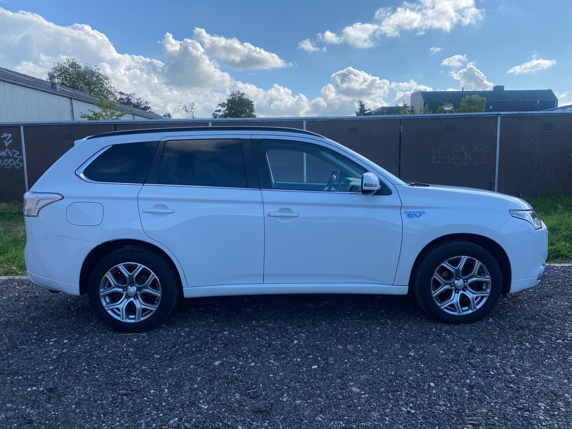 mitsubishi-outlander-image4.jpg