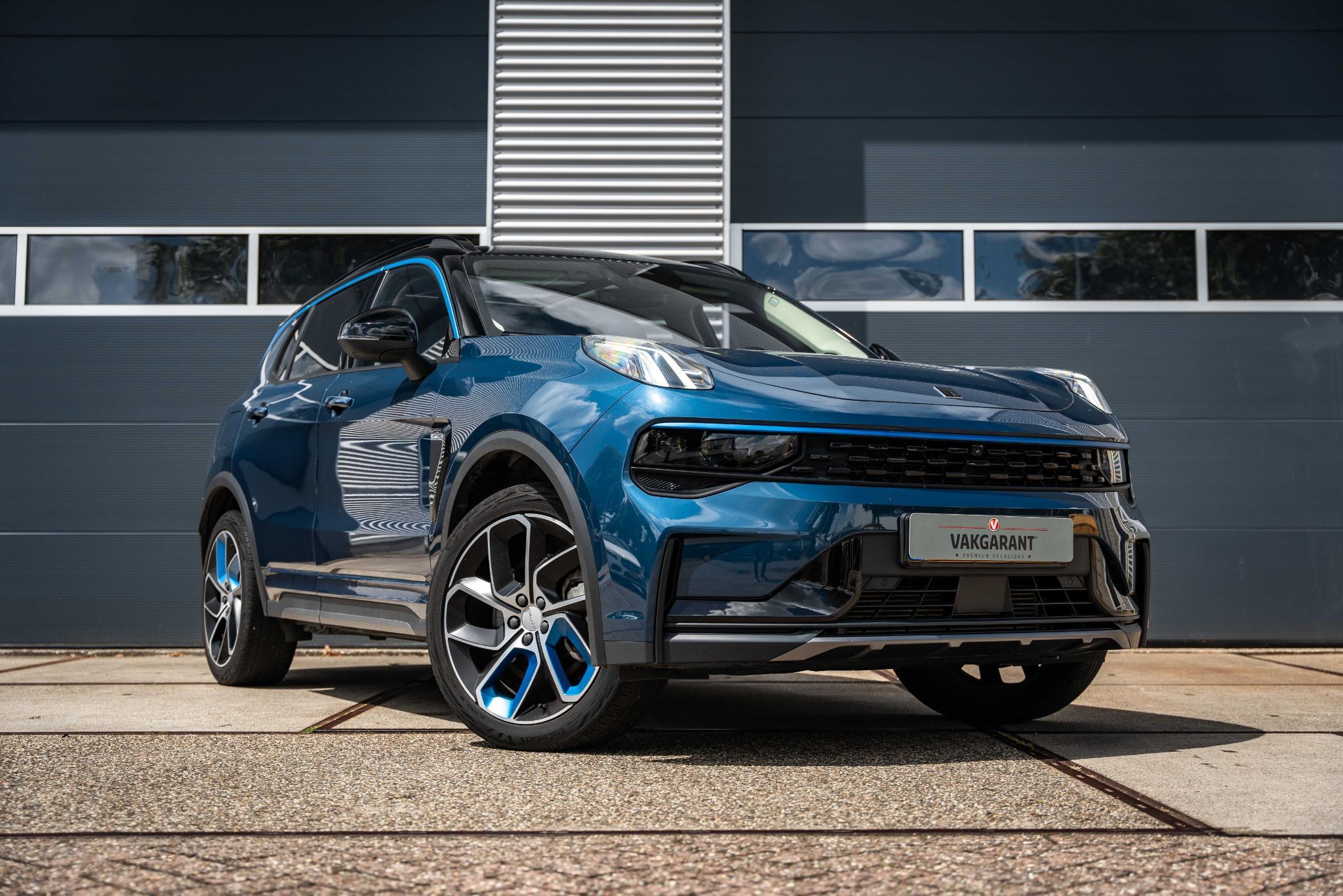 lynk-&-co-01-image8.jpg