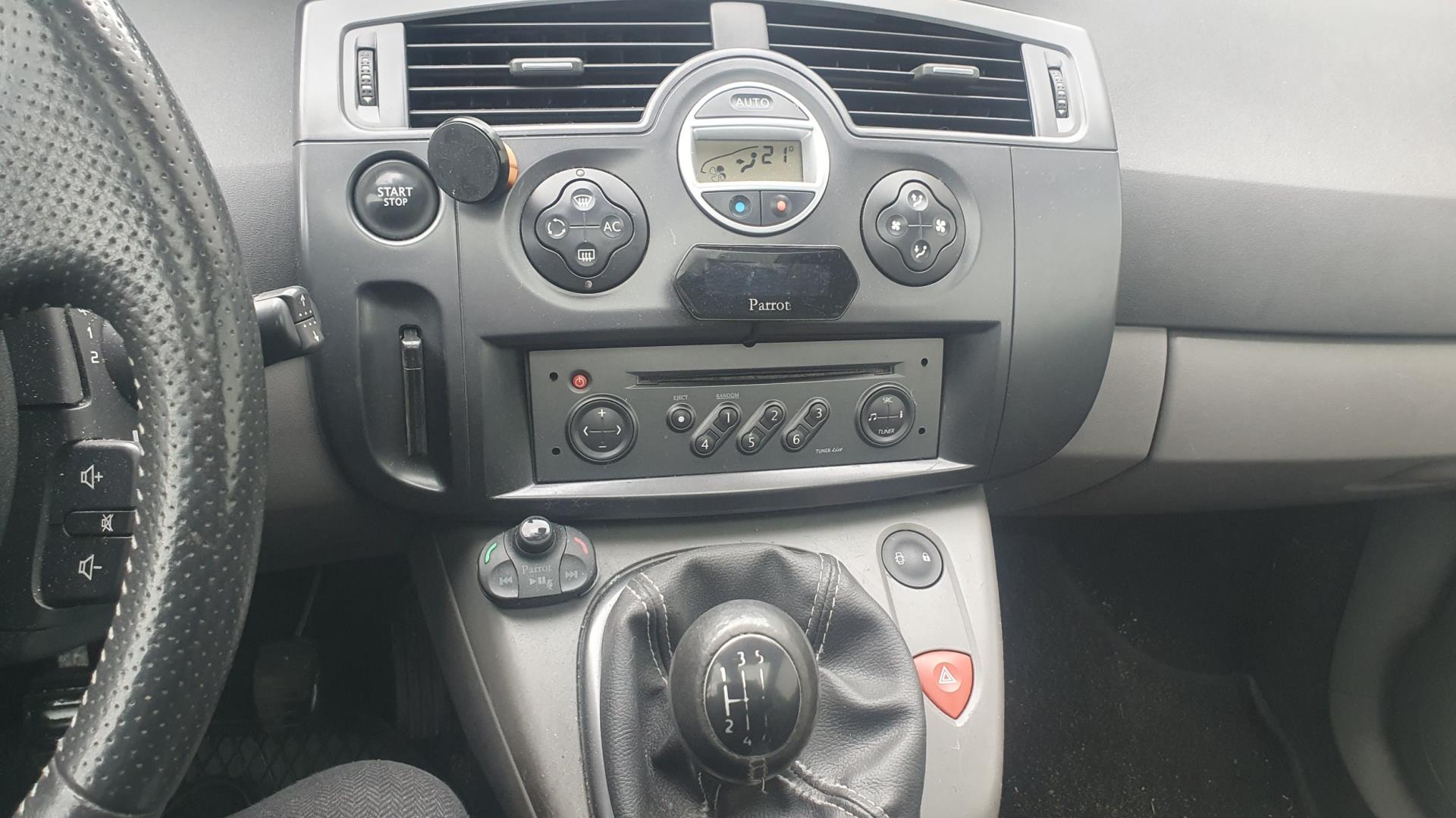 renault-scenic-image10.jpg