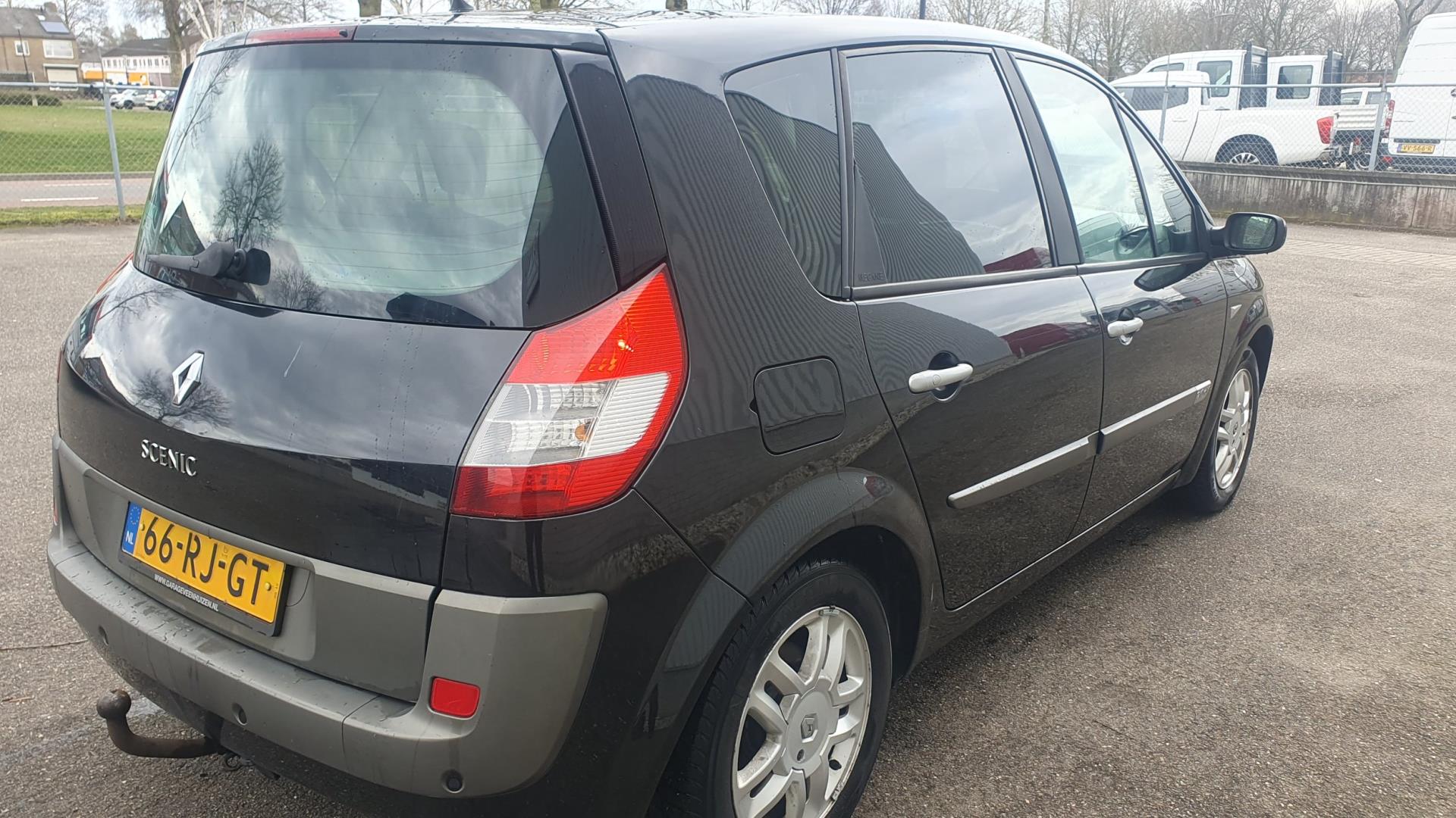 renault-scenic-image4.jpg