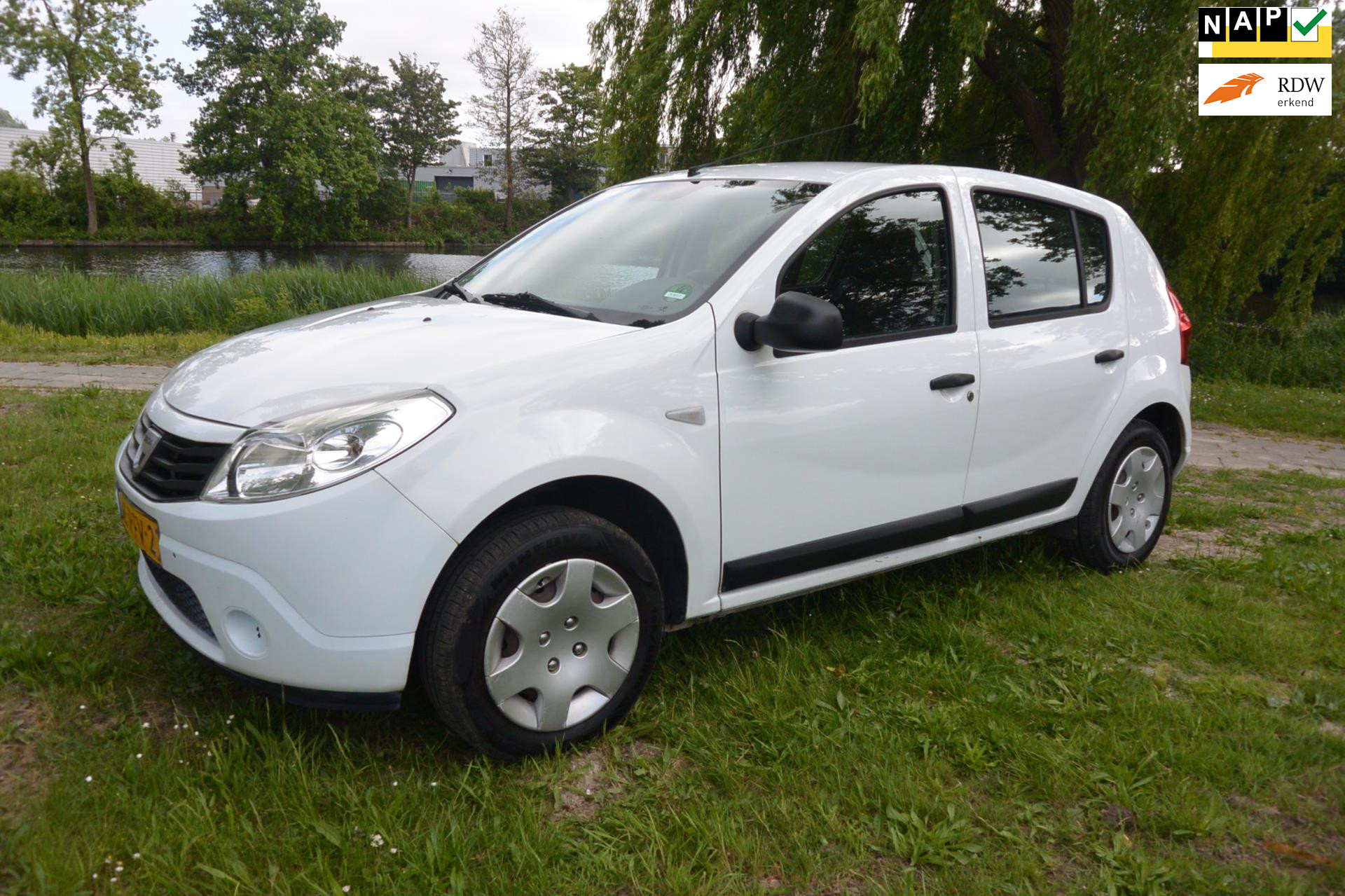 961630968/dacia-sandero-image1.jpg