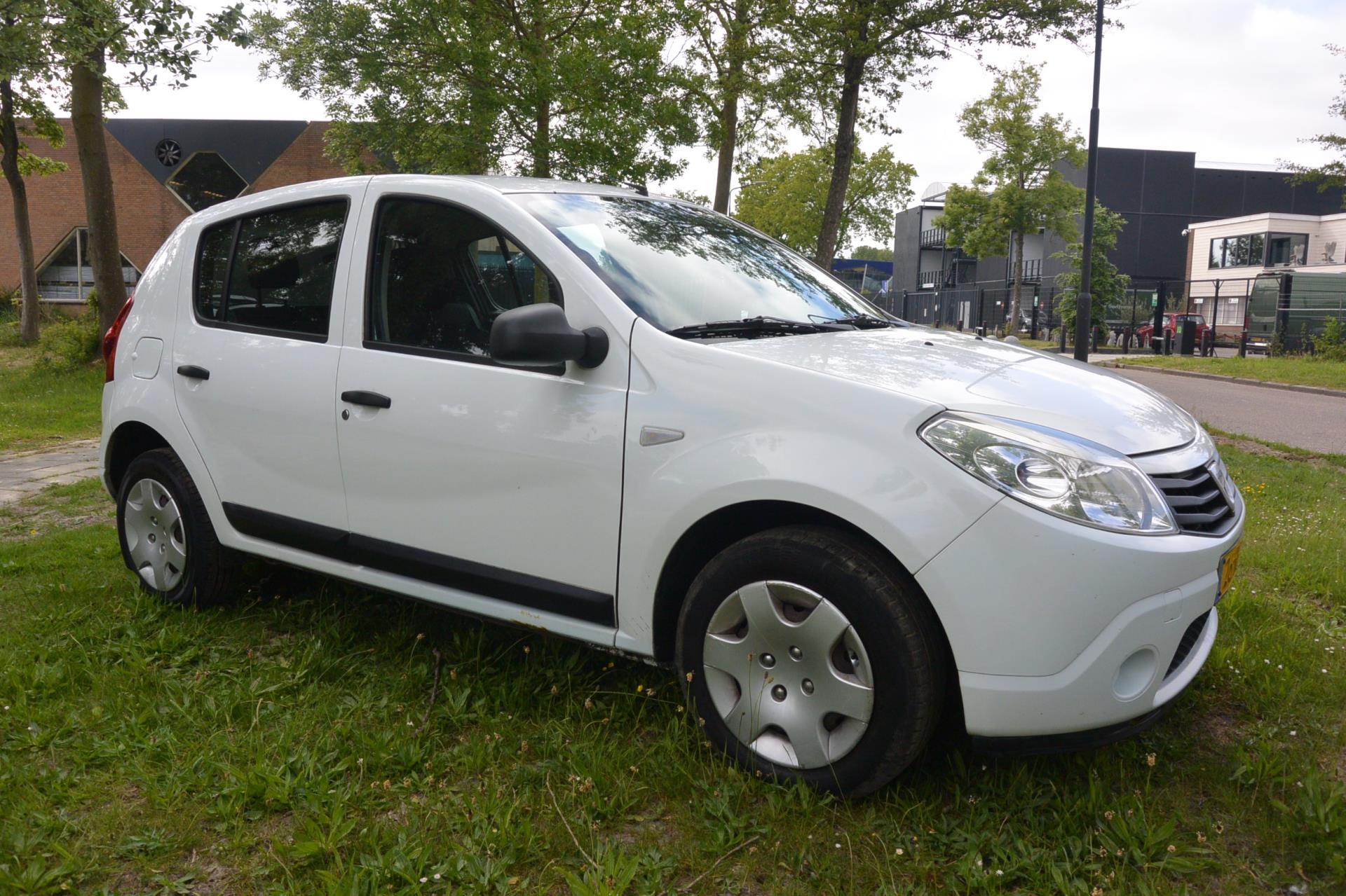 dacia-sandero-image2.jpg