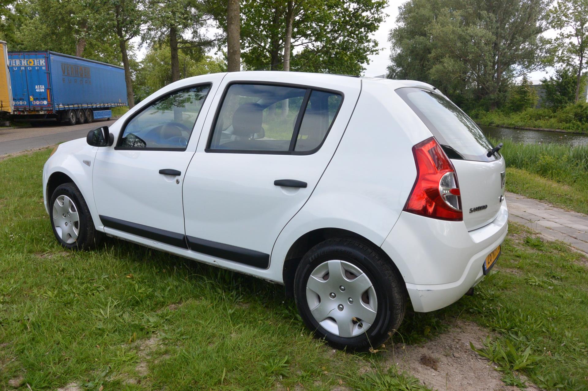 dacia-sandero-image4.jpg