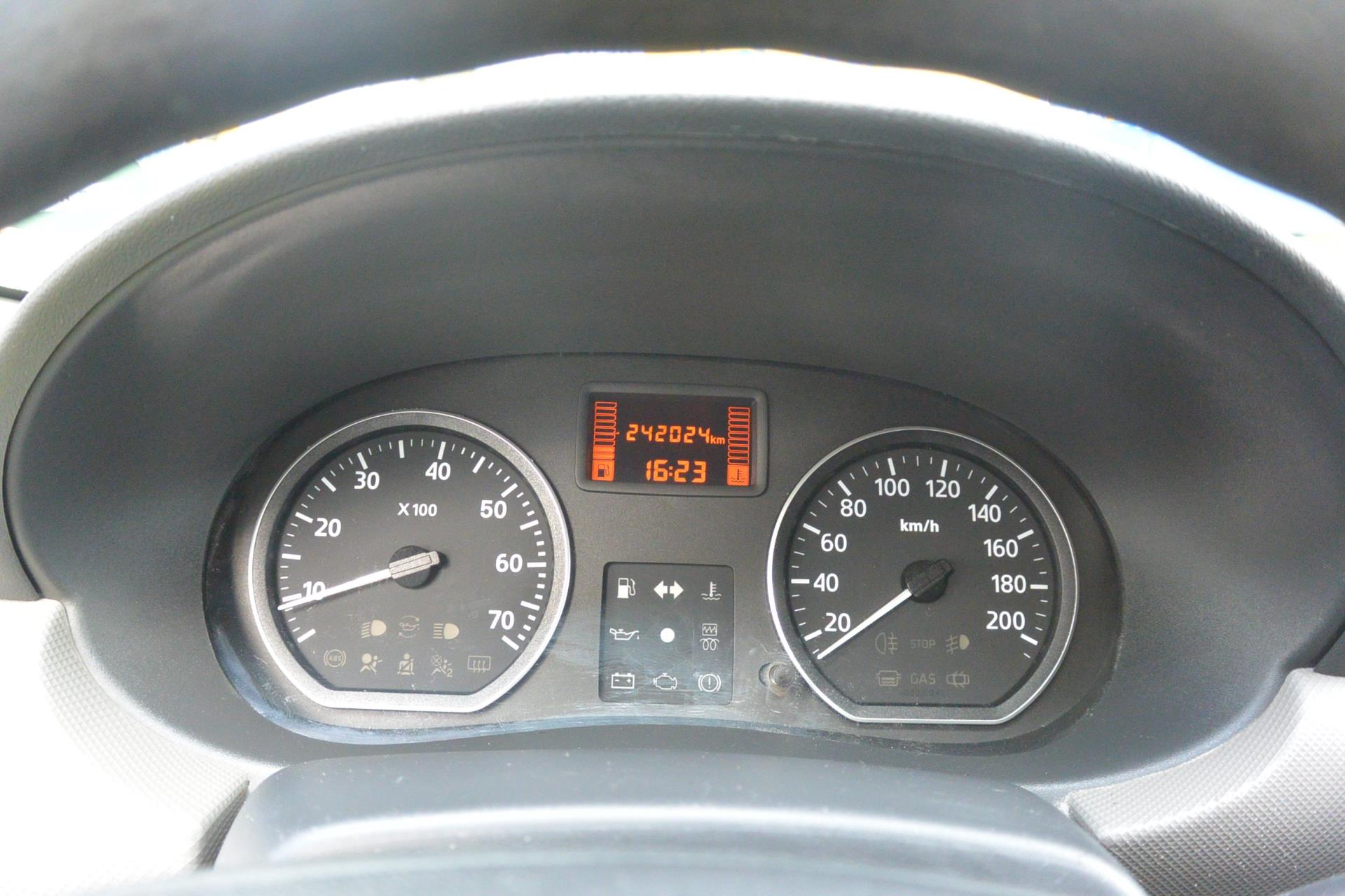 dacia-sandero-image7.jpg
