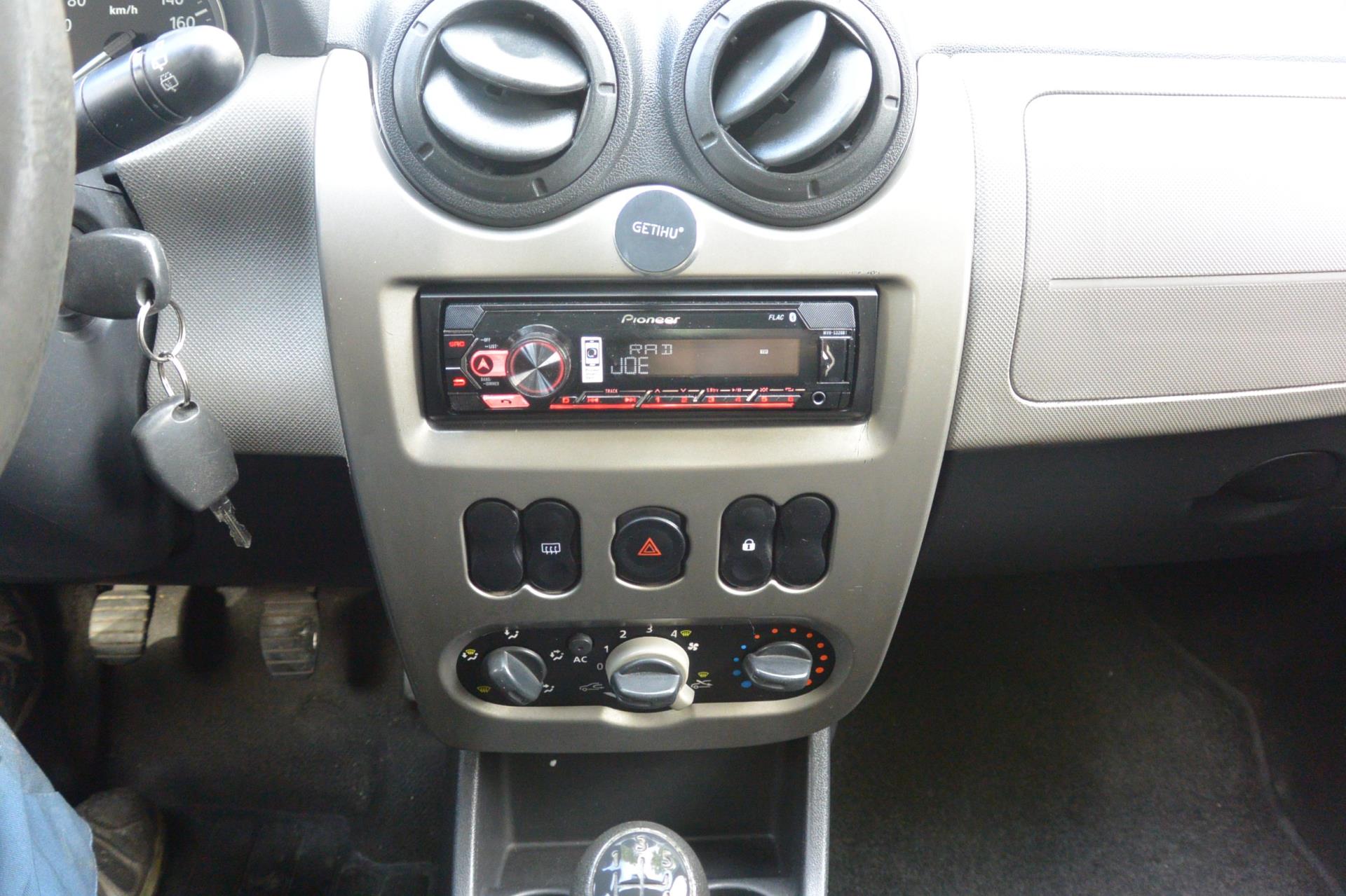 dacia-sandero-image8.jpg