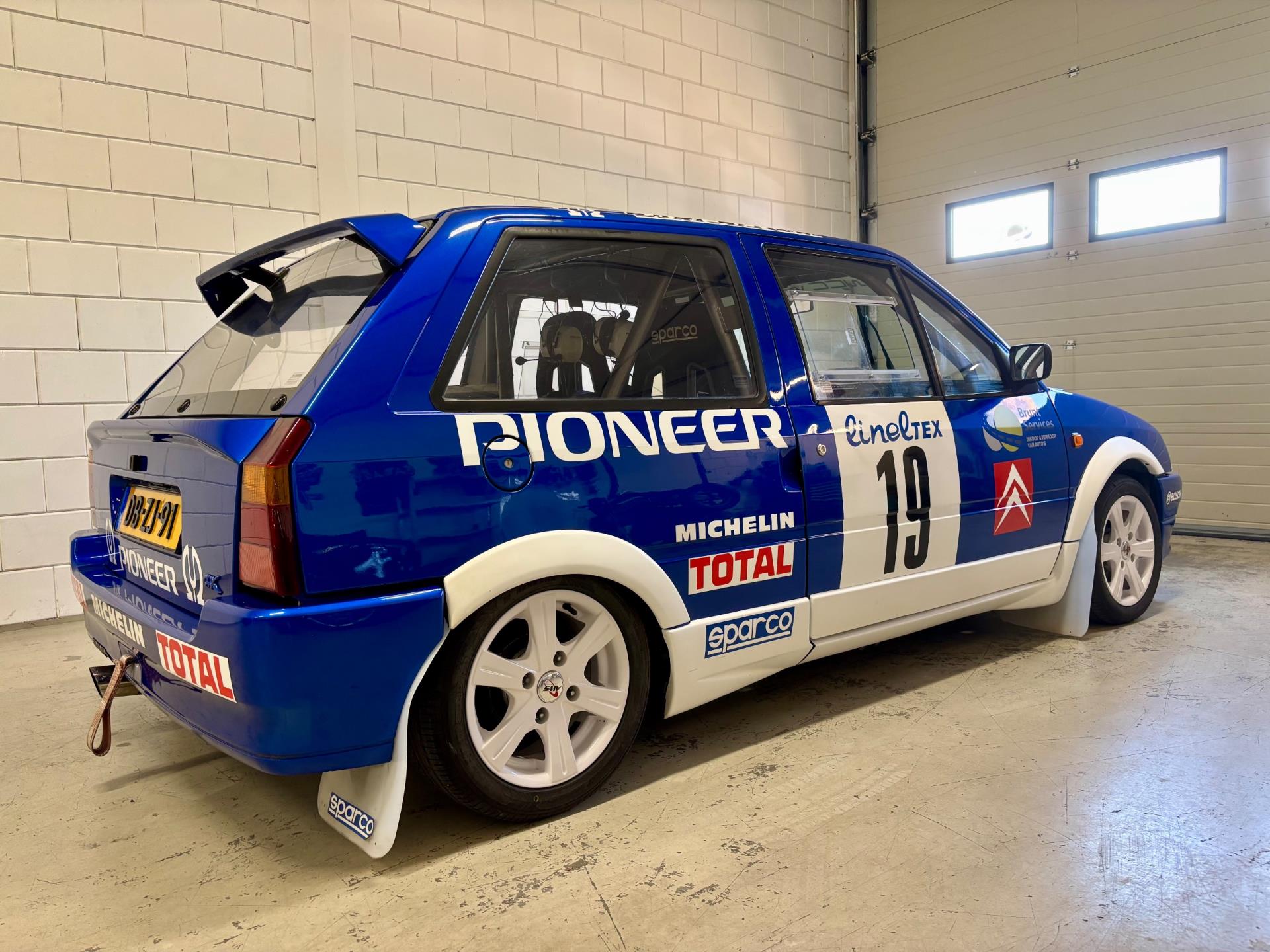citroen-ax-image2.jpg