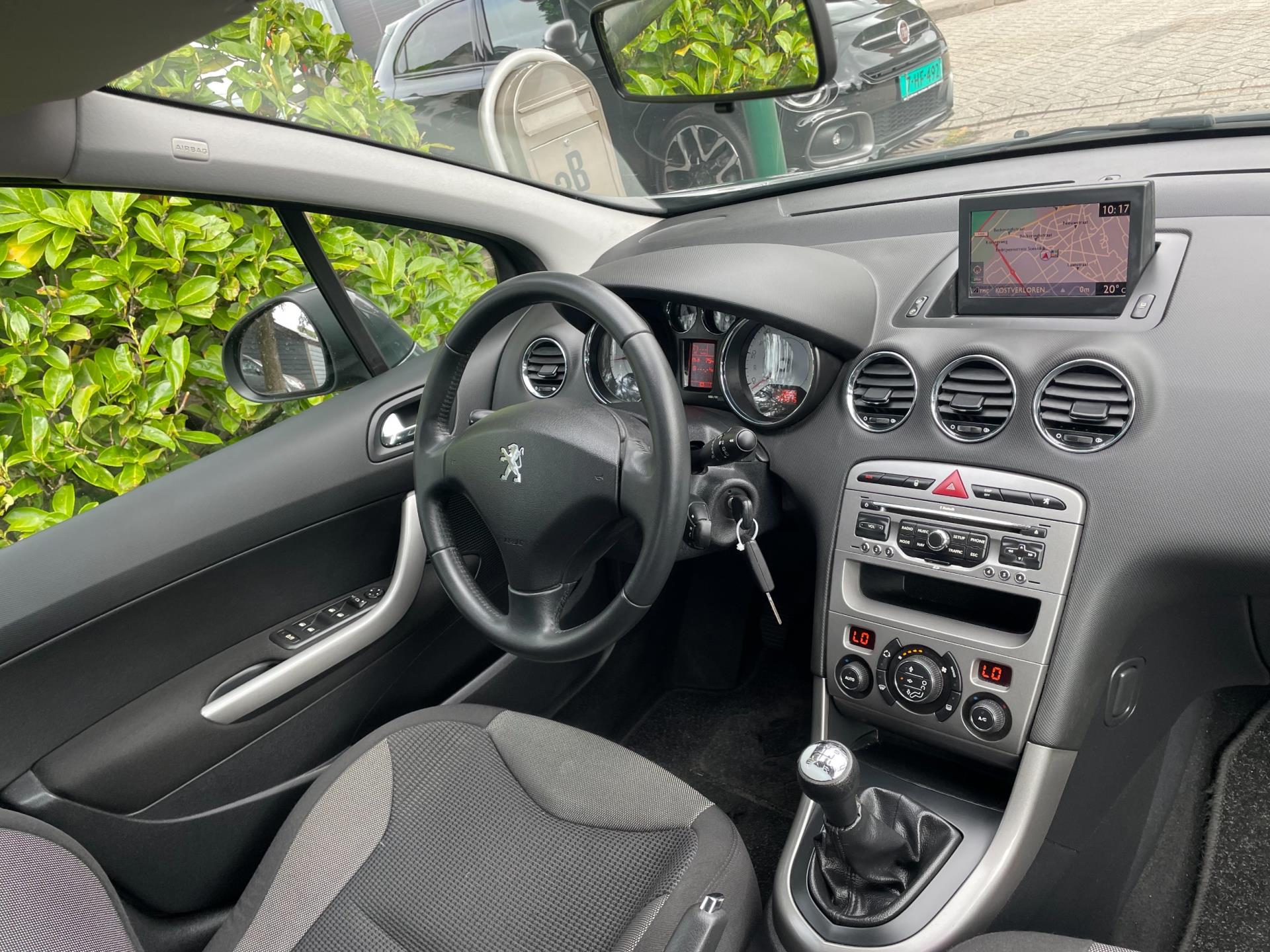 peugeot-308-image9.jpg