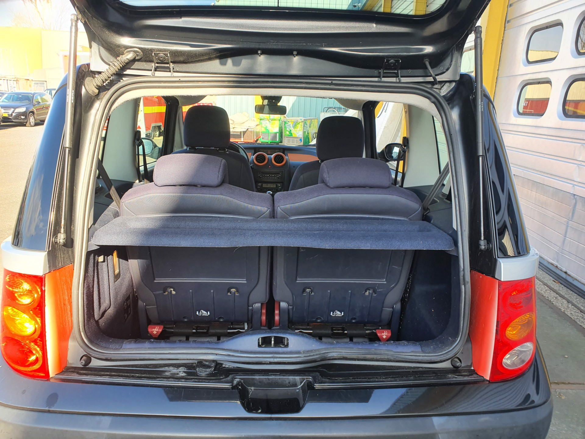 peugeot-1007-image5.jpg