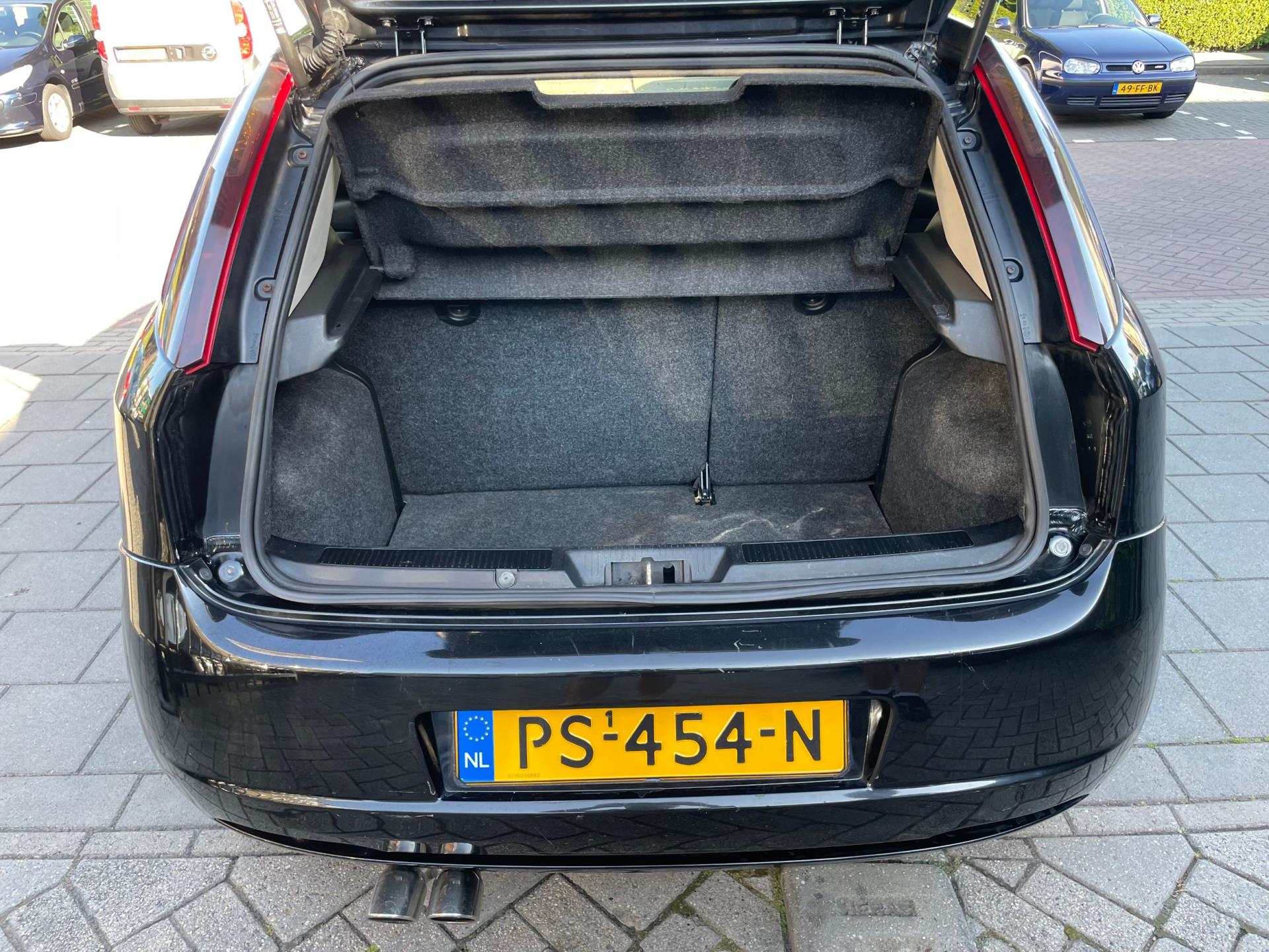 fiat-grande-punto-image10.jpg