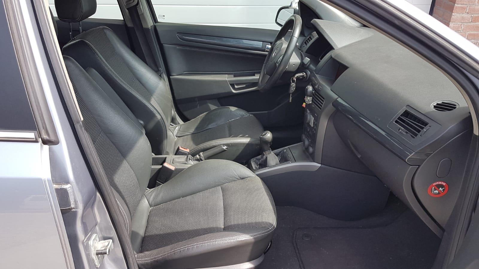 opel-astra-image10.jpg