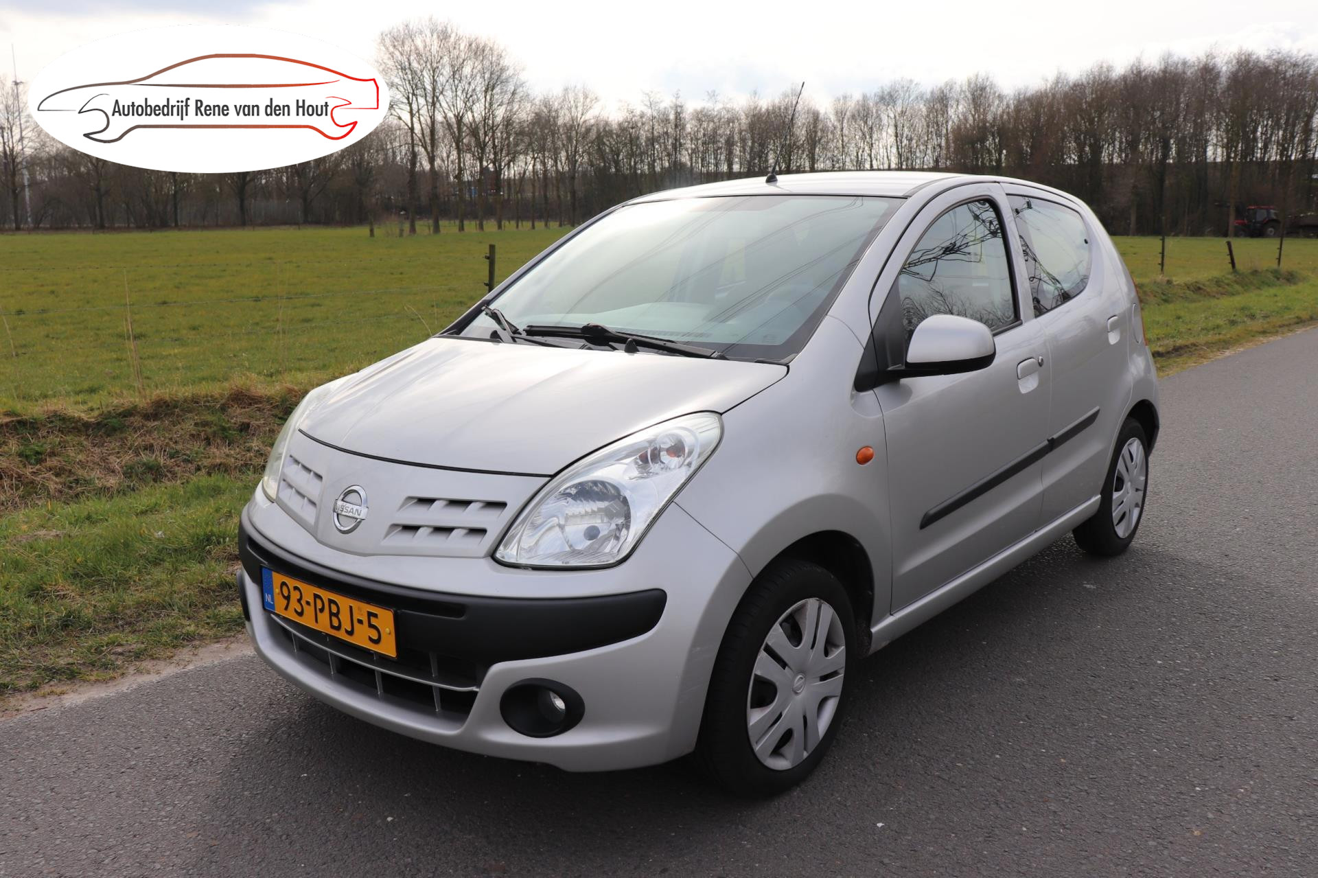 977077536/nissan-pixo-image1.jpg