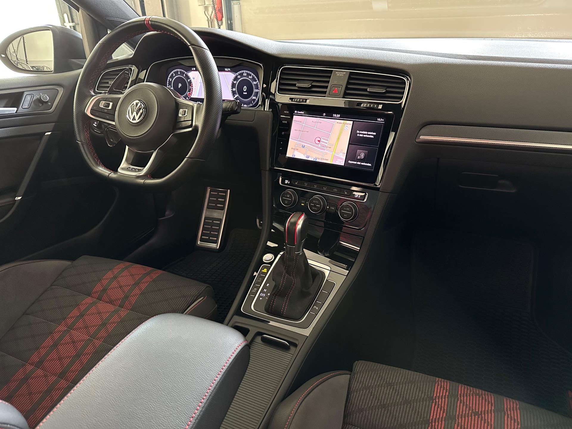 volkswagen-golf-image9.jpg