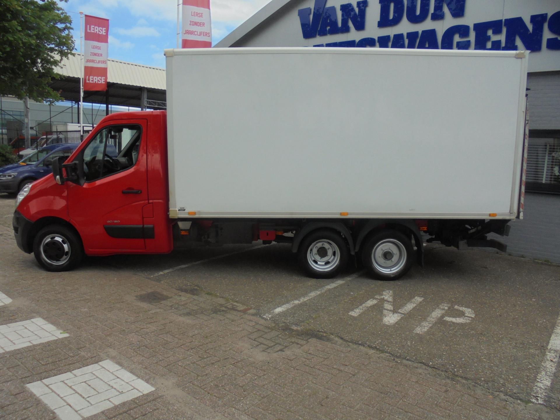 renault-master-image6.jpg
