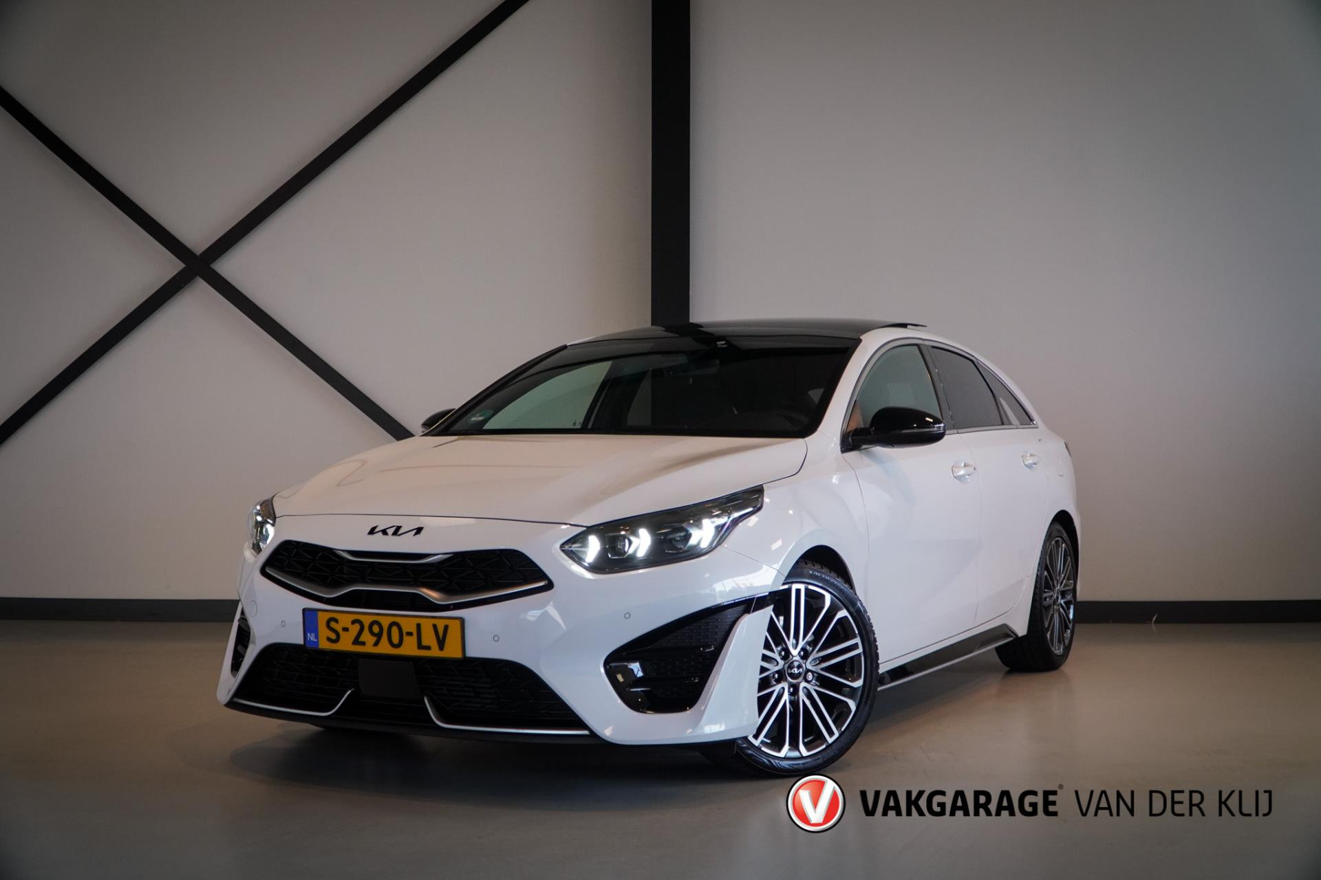 979343892/kia-proceed-image1.jpg