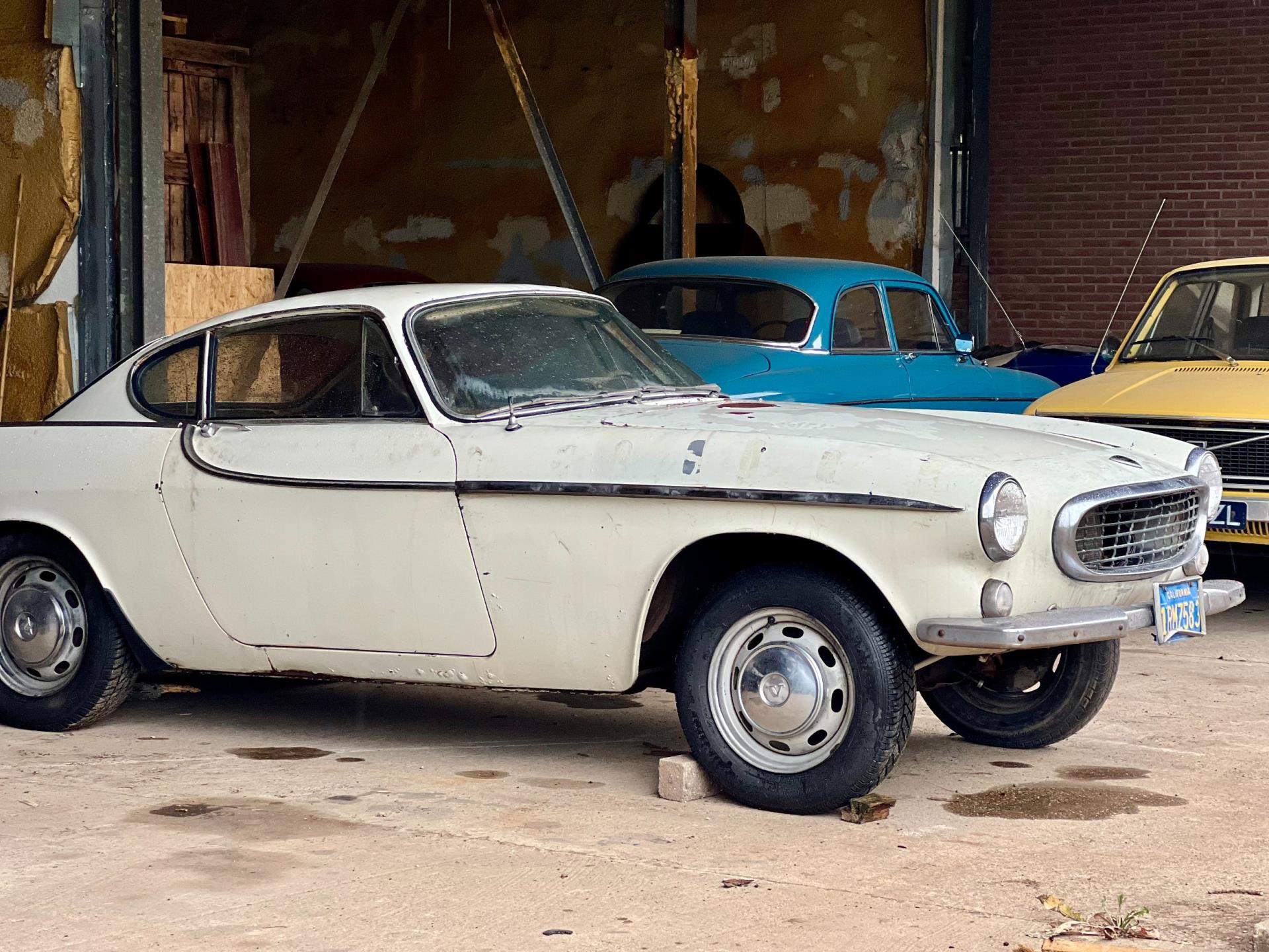 volvo-1800-image2.jpg