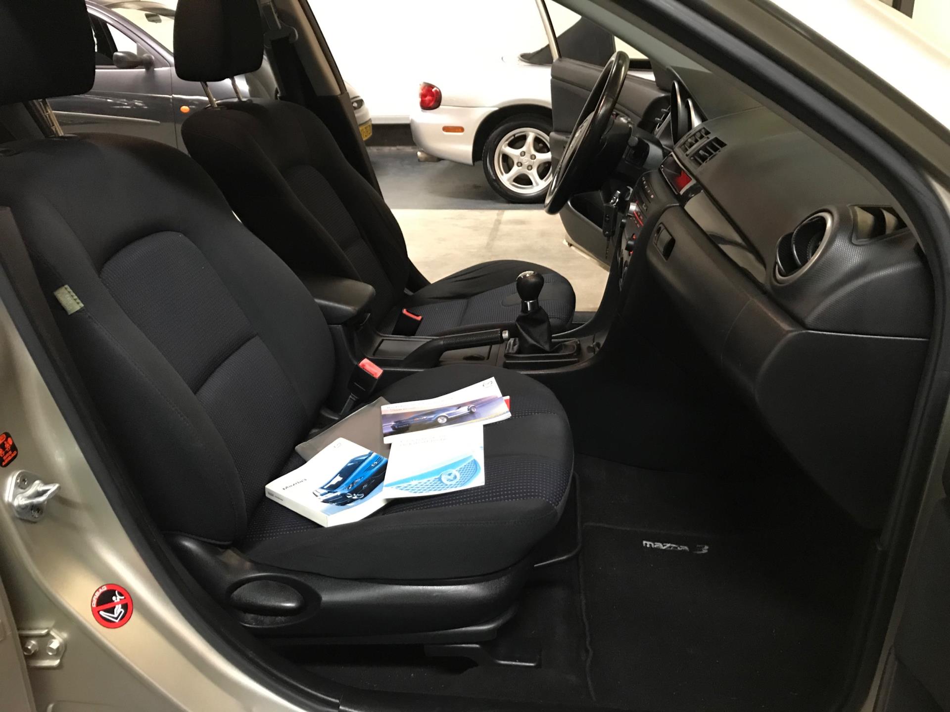 mazda-3-image10.jpg