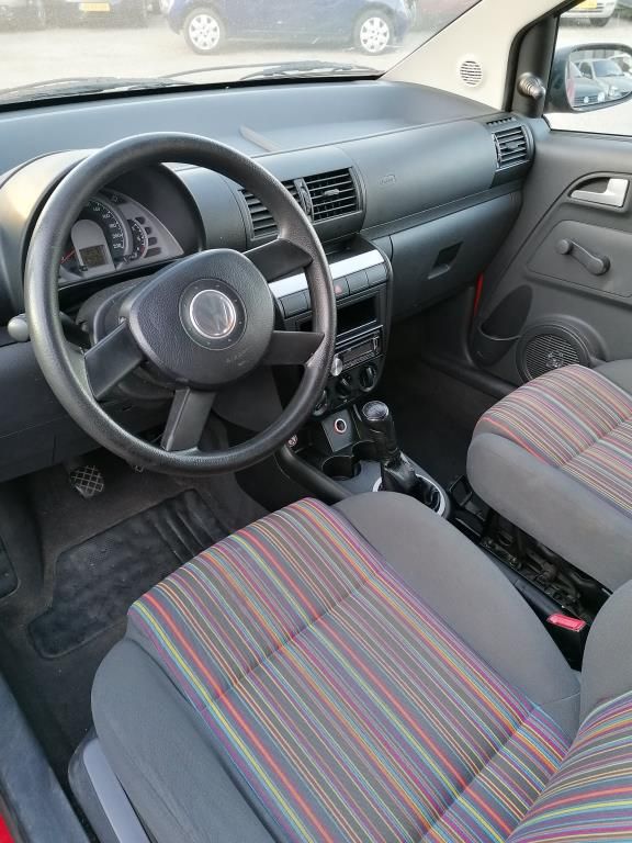 volkswagen-fox-image7.jpg