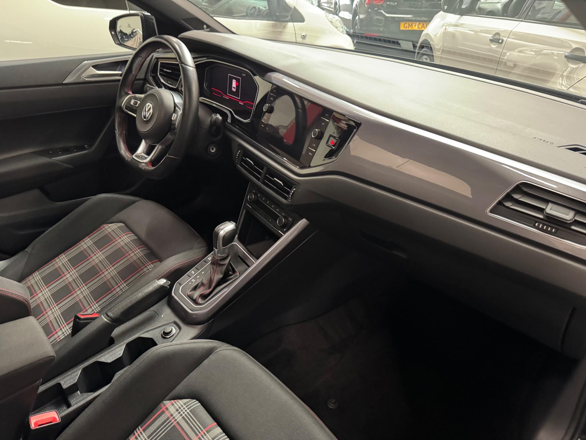 volkswagen-polo-image6.jpg