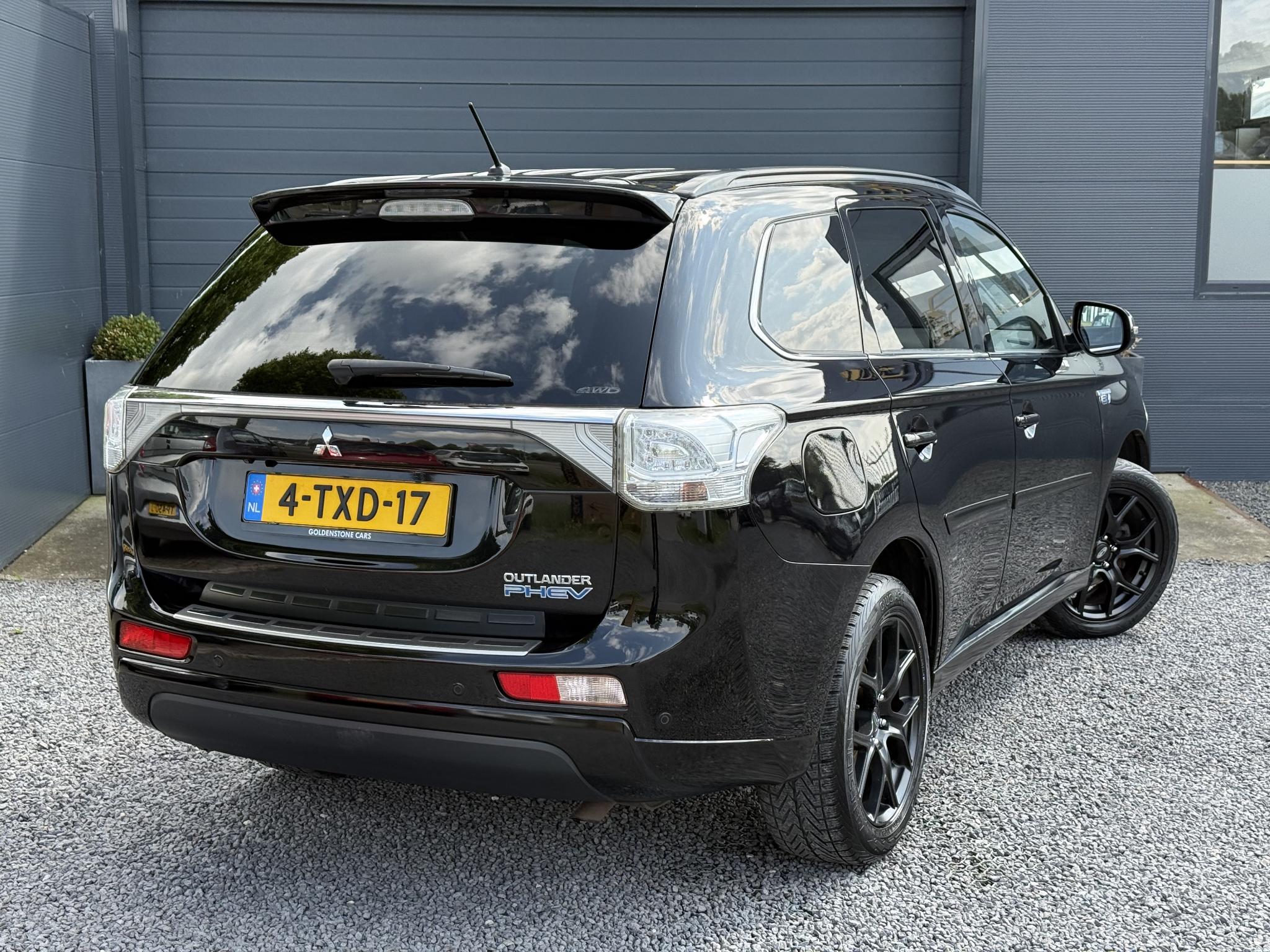 mitsubishi-outlander-image2.jpg