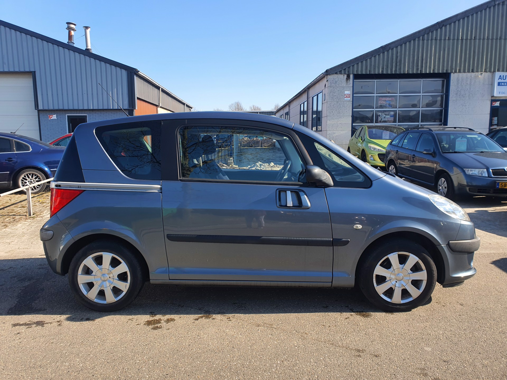 peugeot-1007-image6.jpg