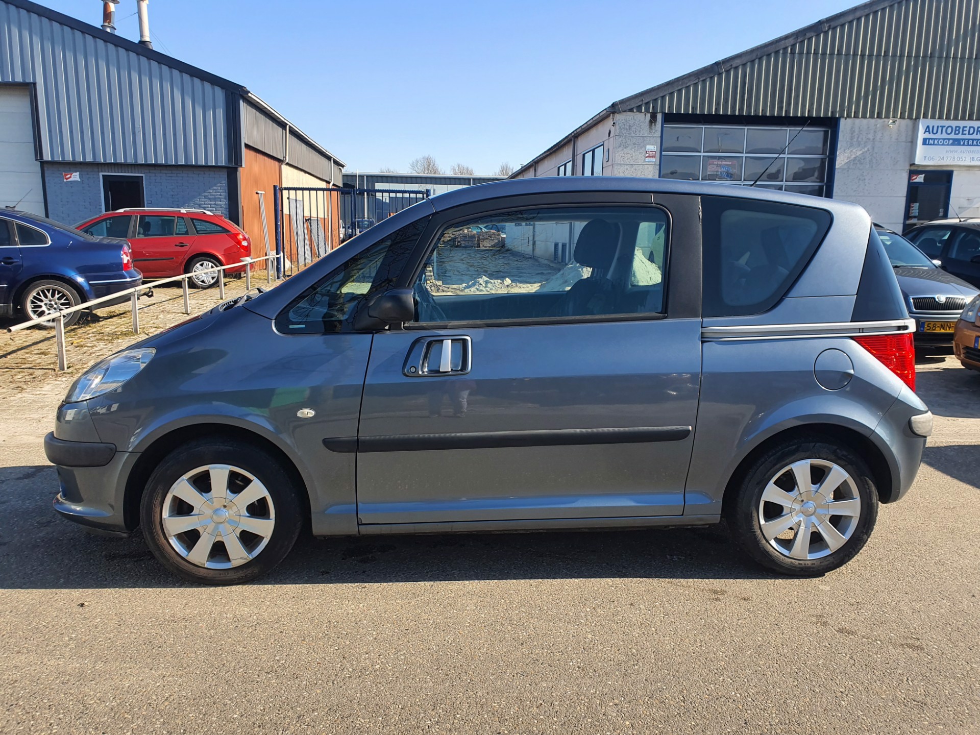 peugeot-1007-image7.jpg