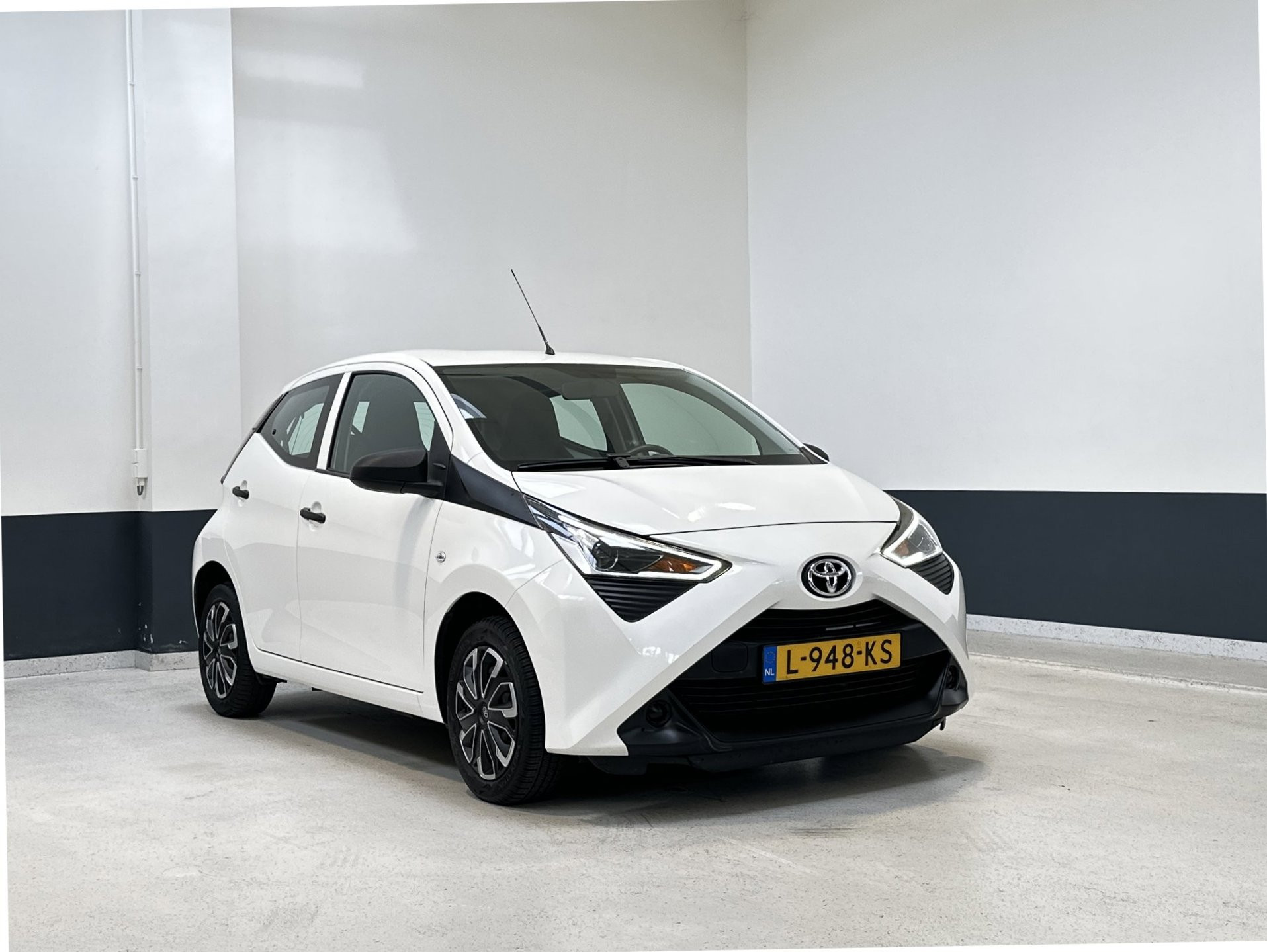 Toyota Aygo 1.0 VVT-i x-fun| NL| 1 Eig | Airco| C.V | Bluetooth |