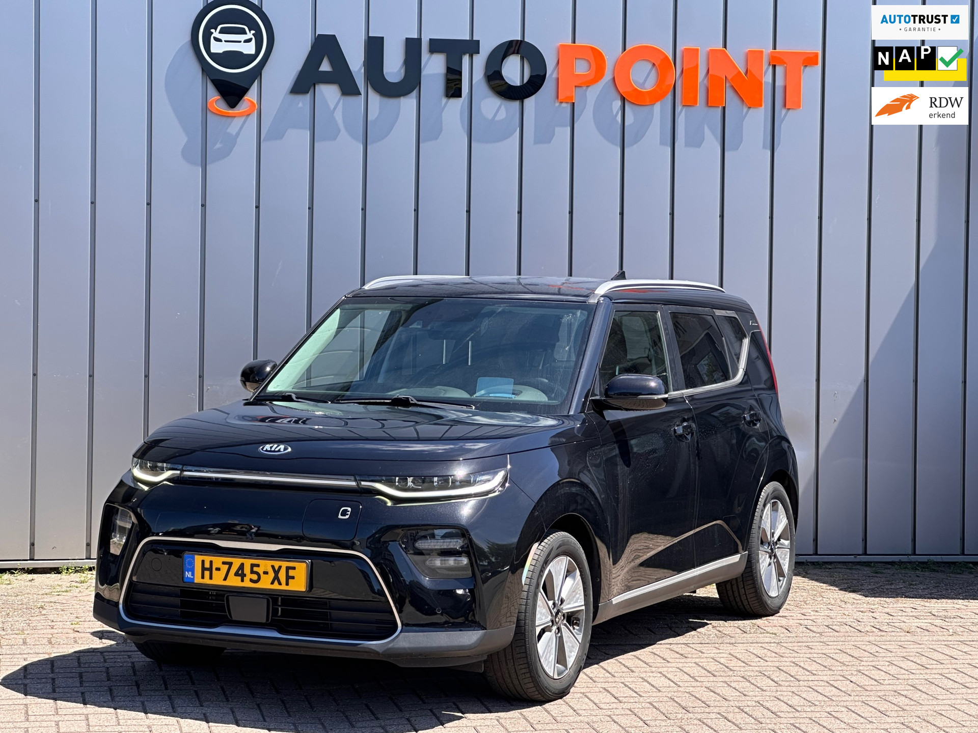 Kia e-Soul ExecutiveLine 64 kWh 1E EIG ORG NL TREKHAAK 100%SOH
