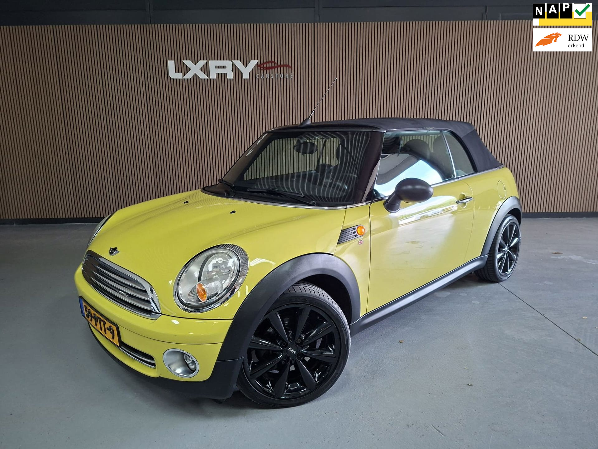 MINI Cabrio 1.6 One Anniversary | Airco| Carplay | Navi | PDC |