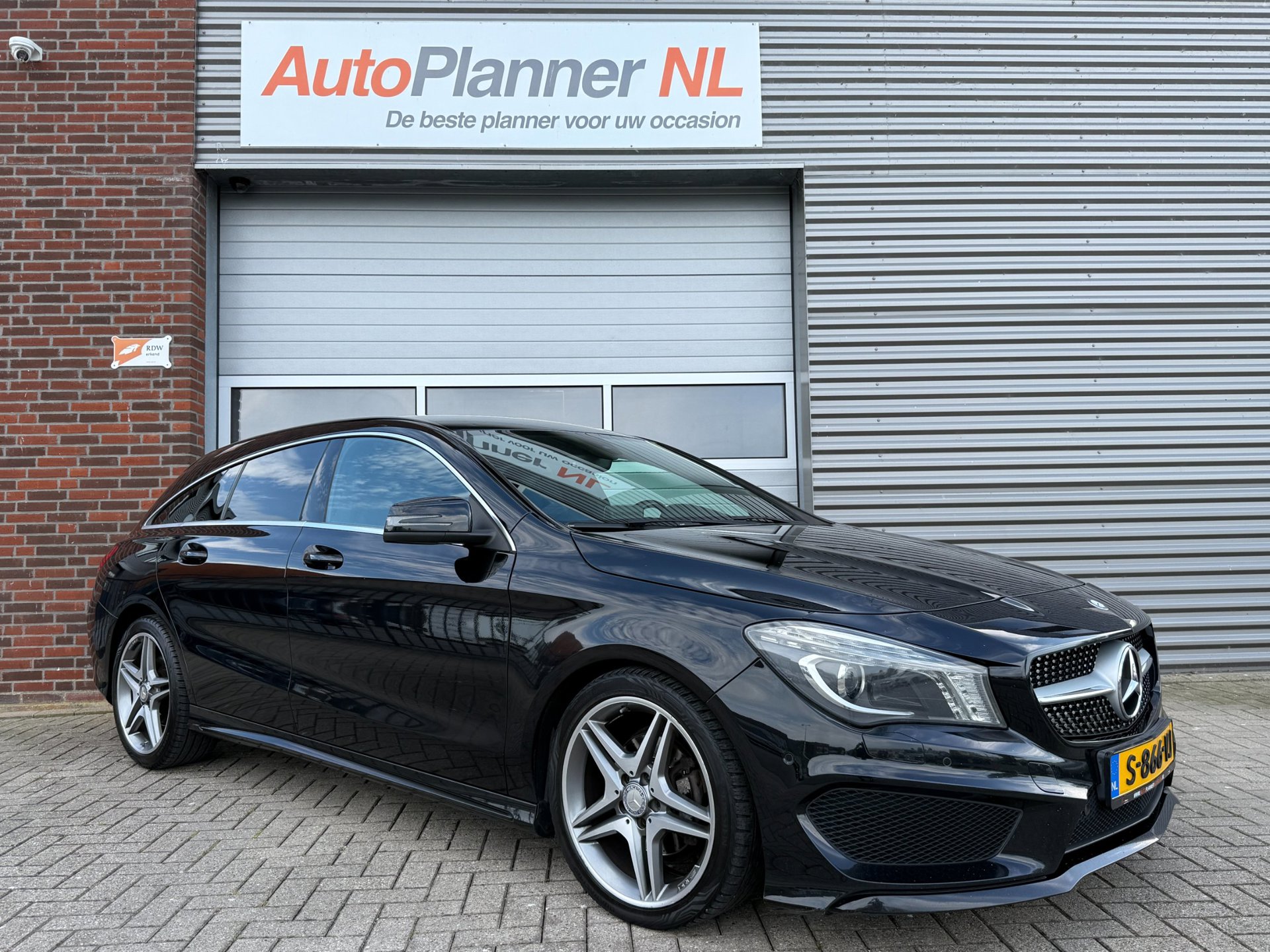 Mercedes-Benz CLA-Klasse Shooting Brake 200 AMG Line! Xenon!