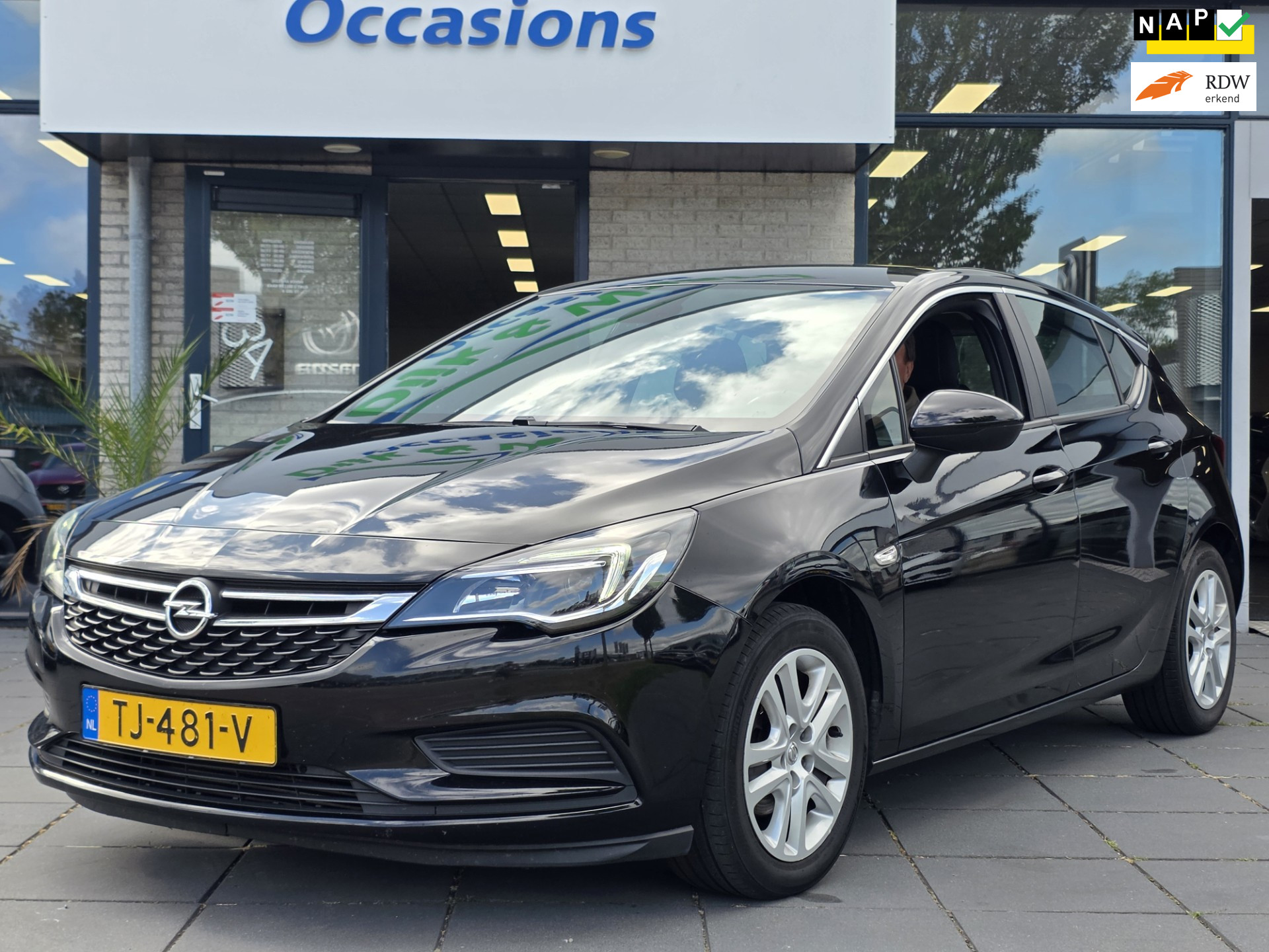 Opel Astra 1.0 Business+ – NAP – Navigatie – Cruise – Airco – Parkeersensoren