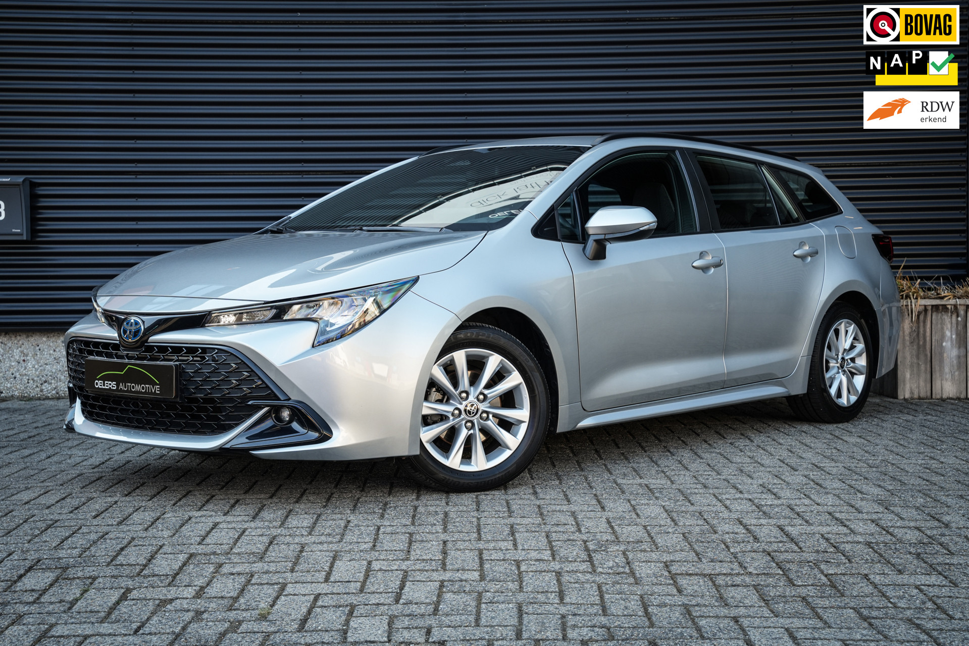 Toyota Corolla Touring Sports Hybrid 140 Active | CarPlay | ACC | Clima | Camera | Metallic | Navi | Dealer ond. |