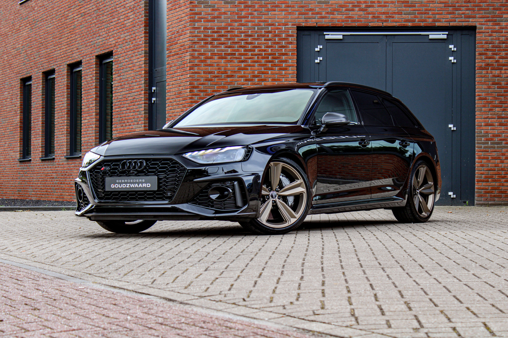 Audi RS4 Avant 2.9 TFSI Quattro | Keramisch | Carbon ext. | Audi Exclusive Brons | Pano | B&O | HUD | Top View
