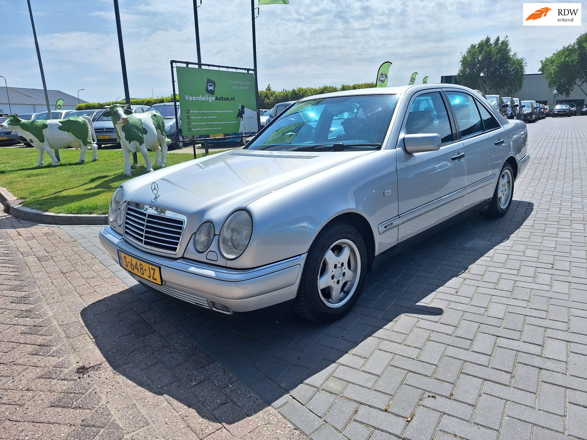 Mercedes-Benz E-Klasse 230 Avantgarde / Zeer nette auto / APK mei 2028