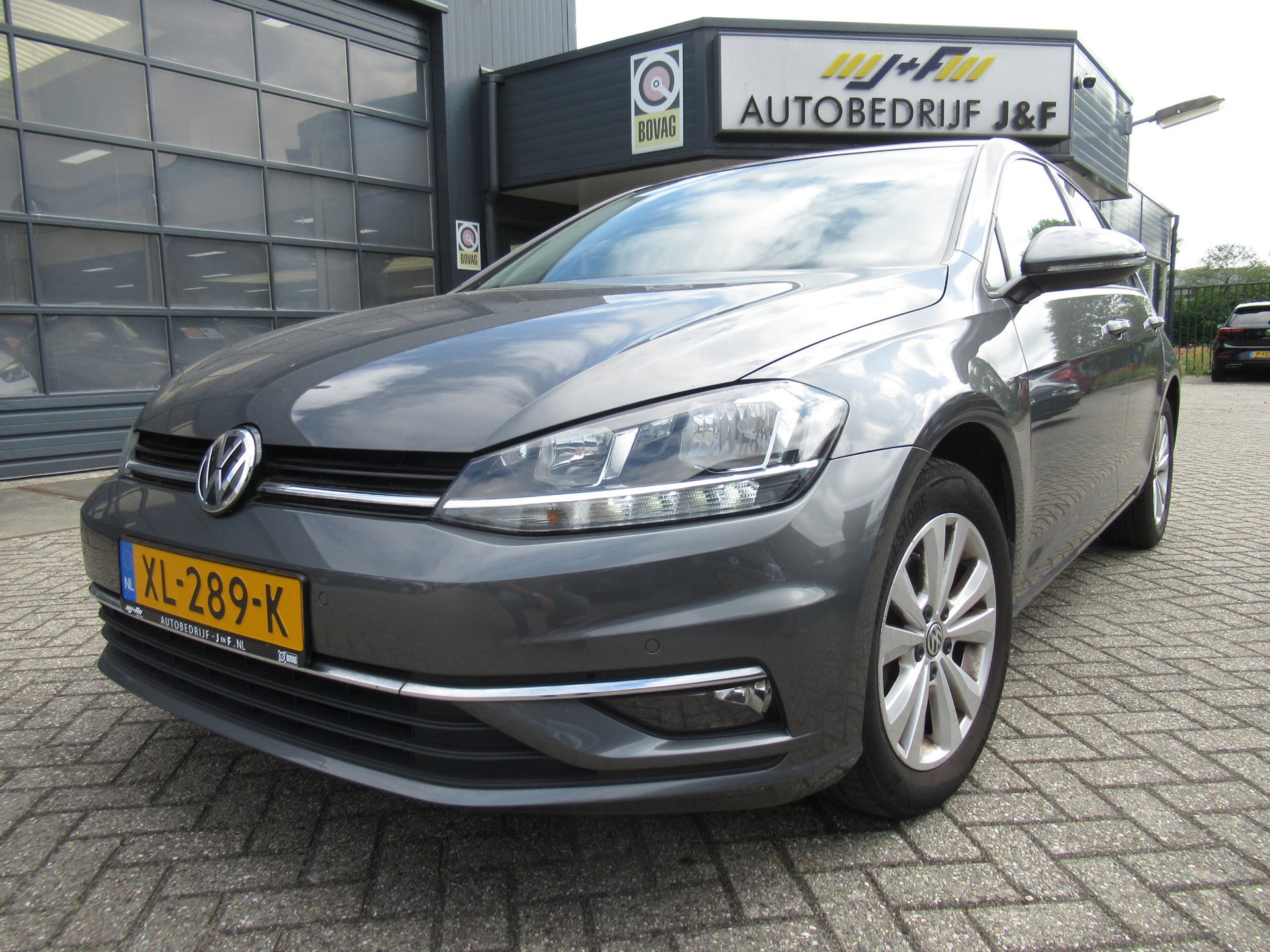 Volkswagen Golf 1.0 TSI Comfortline Business / NAV / Stoelverwarming / Carplay