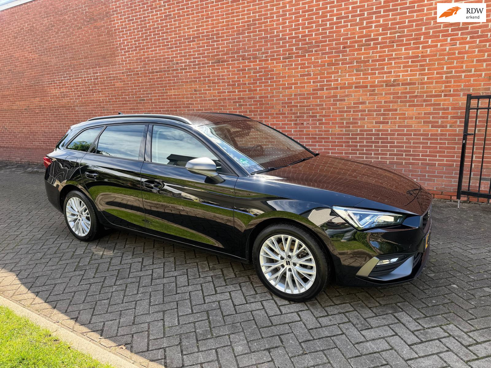 SEAT Leon SPORTSTOURER 1.4 TSI eHybrid PHEV FR Navi Clima Cruise Led camera