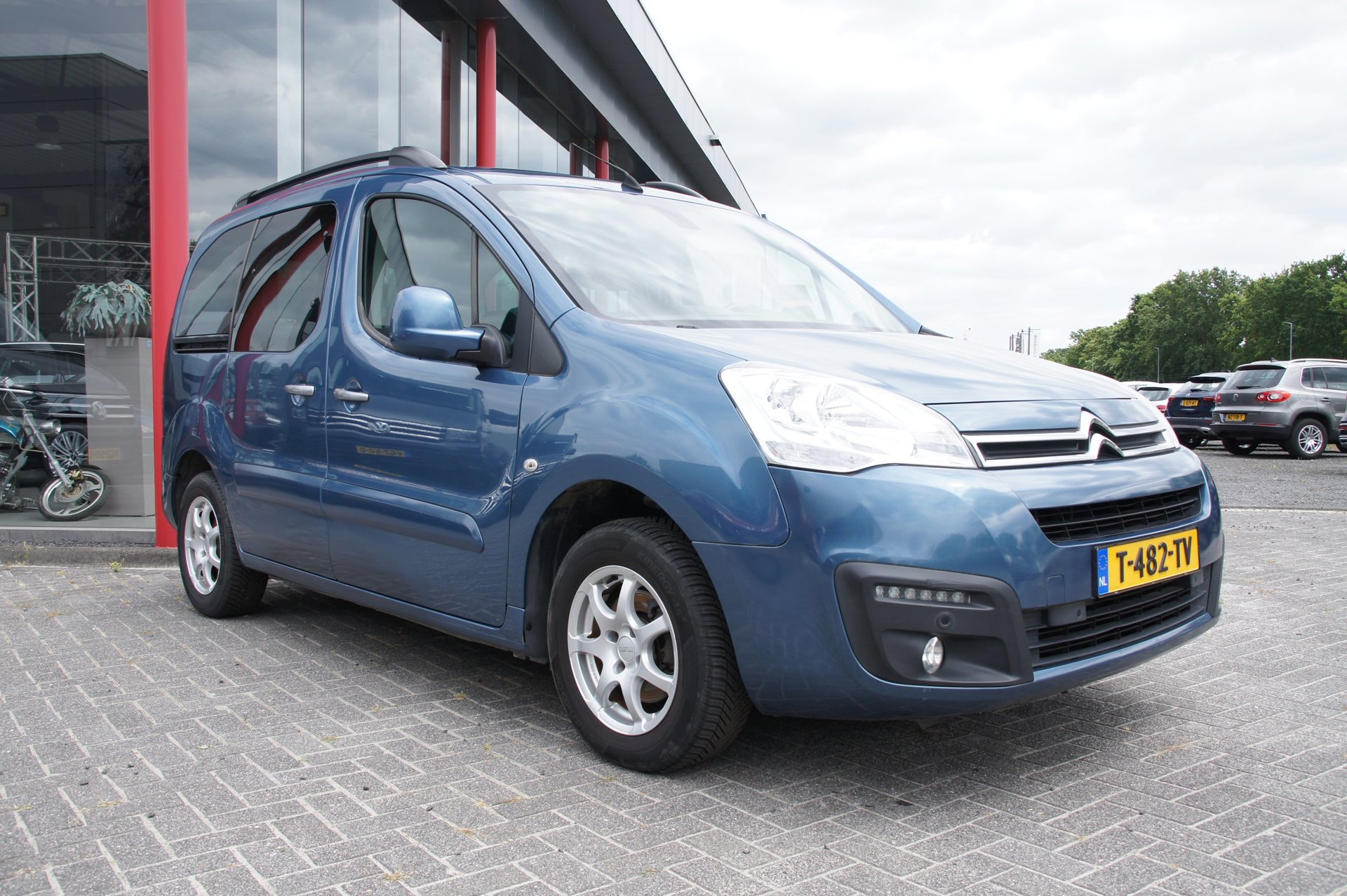 Citroën Berlingo 1.2 PureTech HANDELSPRIJS Div beschadigingen