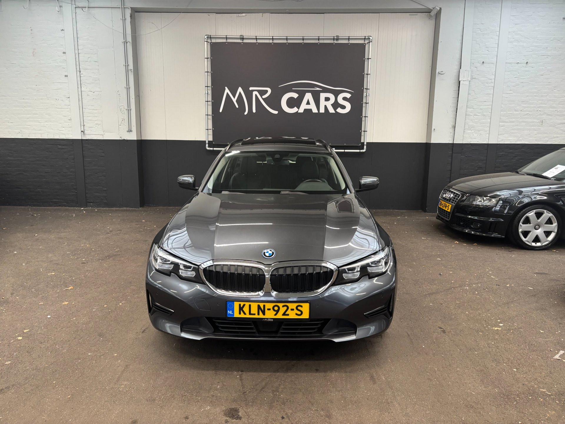 BMW 3 Serie Touring 330e pano/adaptive